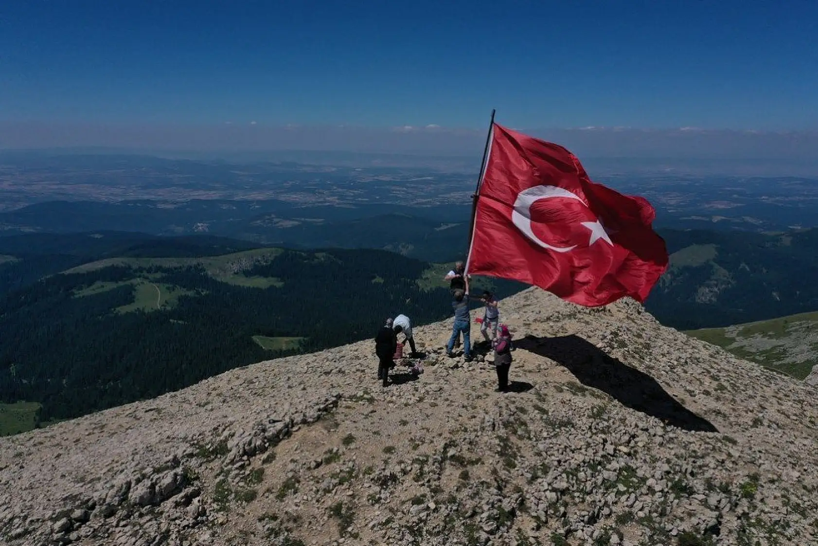 Ilgaz'ın zirvesinde bayrak nöbeti