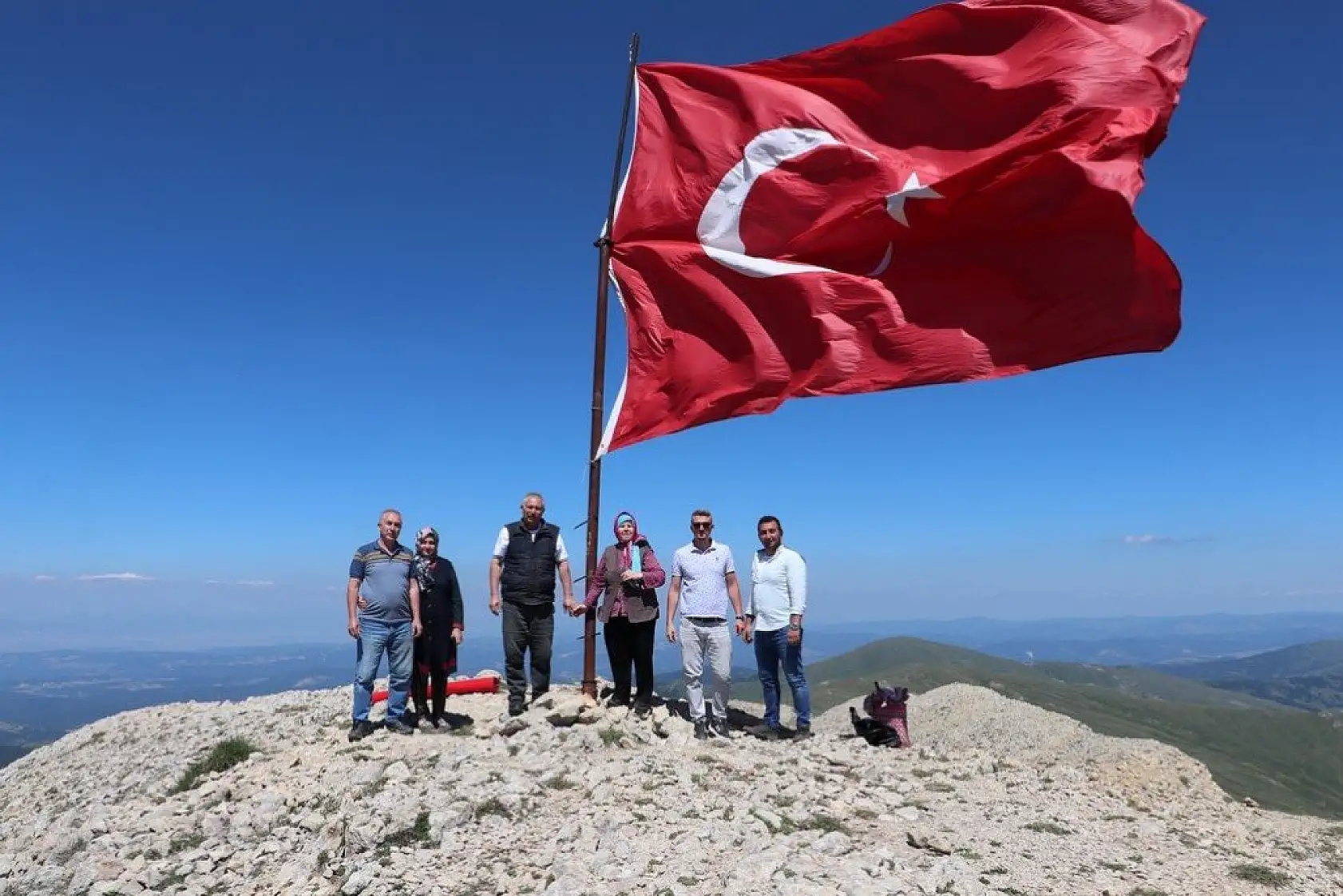 Ilgaz'ın zirvesinde bayrak nöbeti