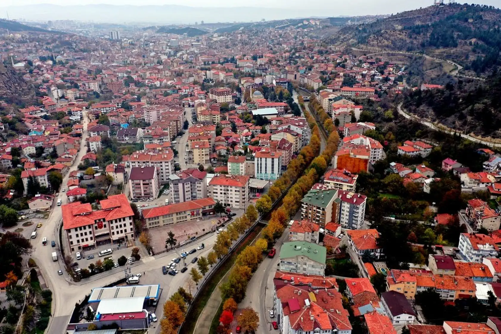 Şehir merkezinde sonbahar ayrı bir güzel