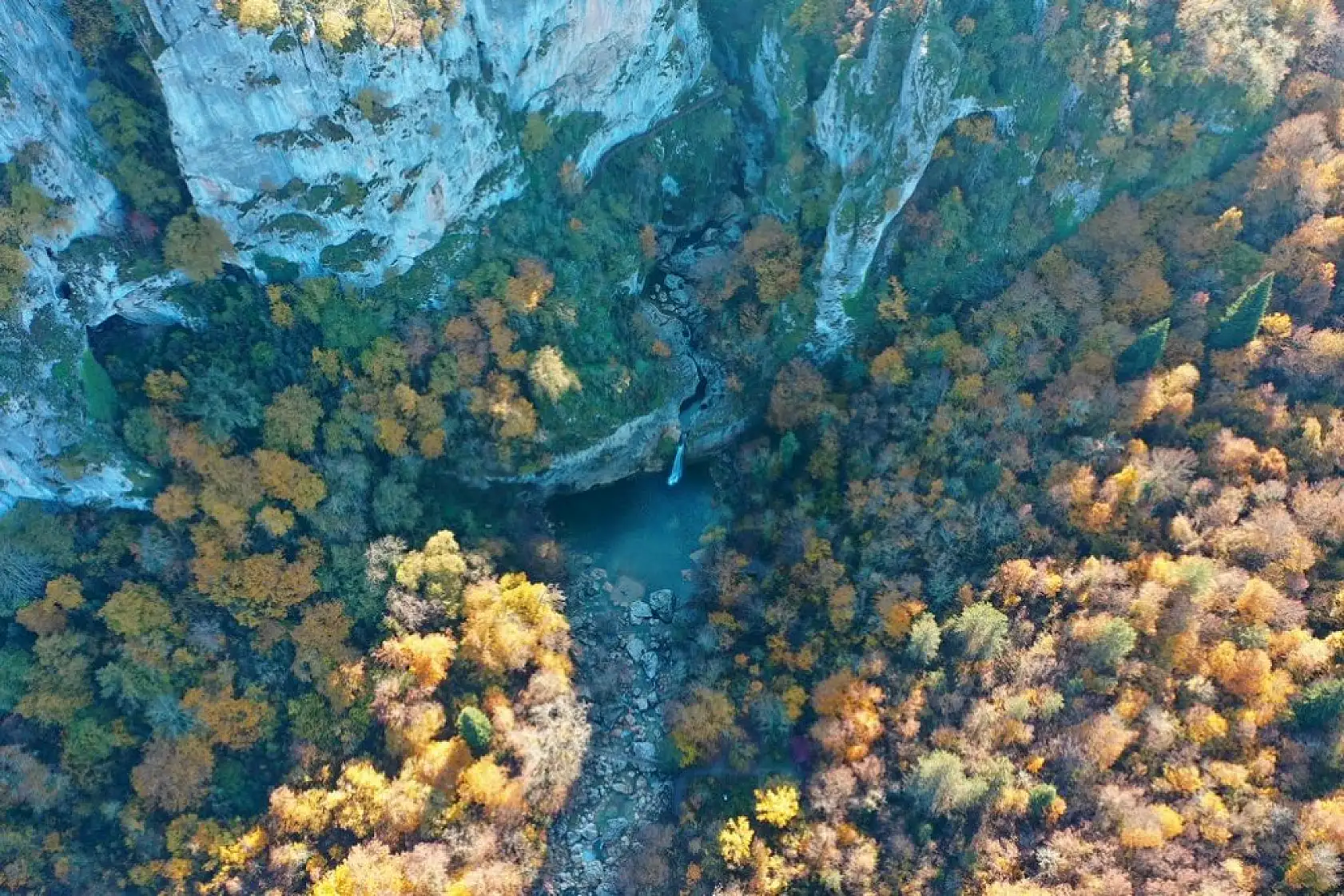 Horma Kanyonu ve Ilıca Şelalesi'nde sonbahar renkleri