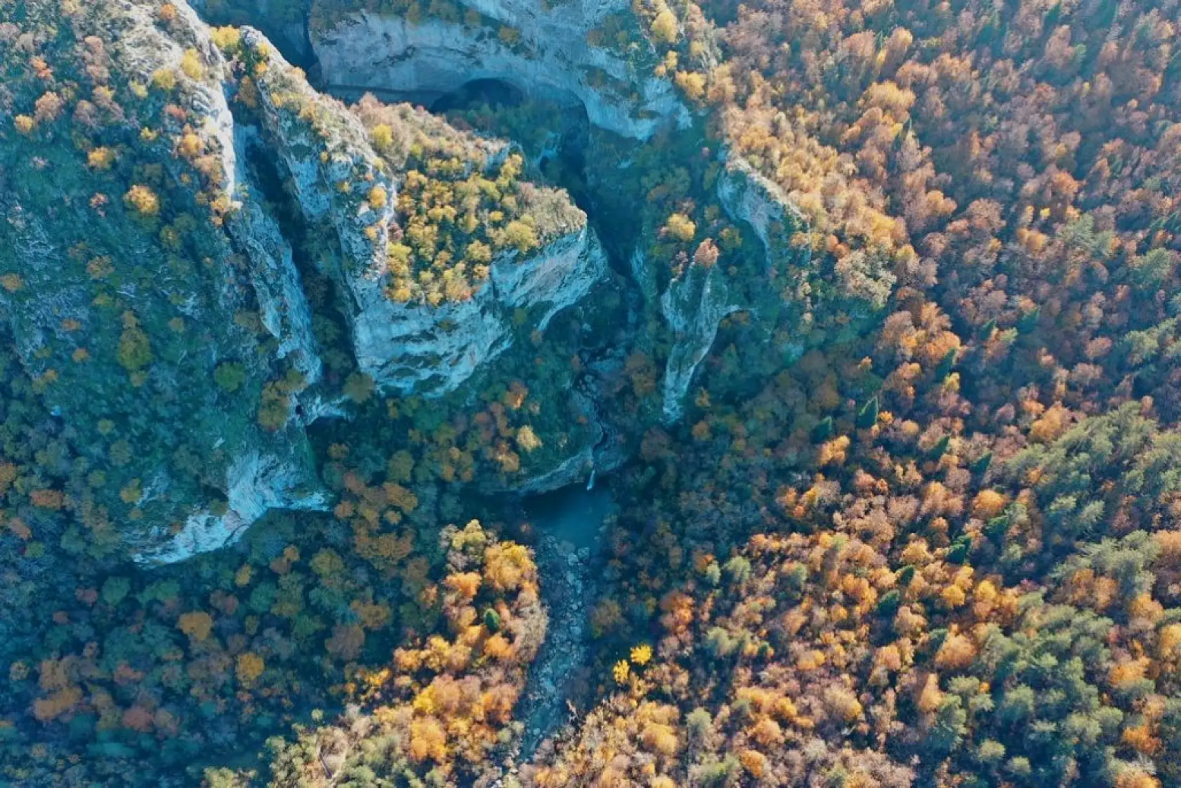 Horma Kanyonu ve Ilıca Şelalesi'nde sonbahar renkleri