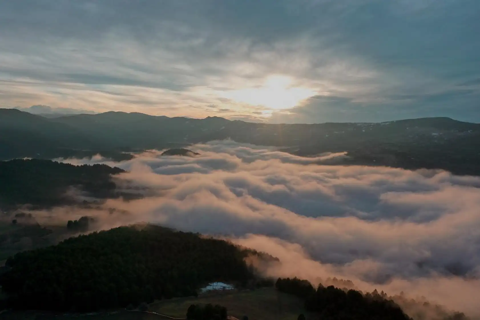 Ilgaz Dağı'nda sis havadan görüntülendi