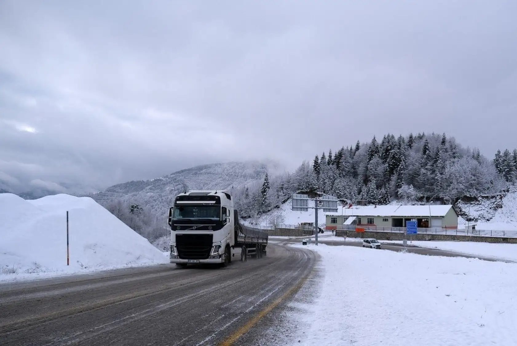 Kastamonu'da kar yağışı kartpostallık manzaralar oluşturdu
