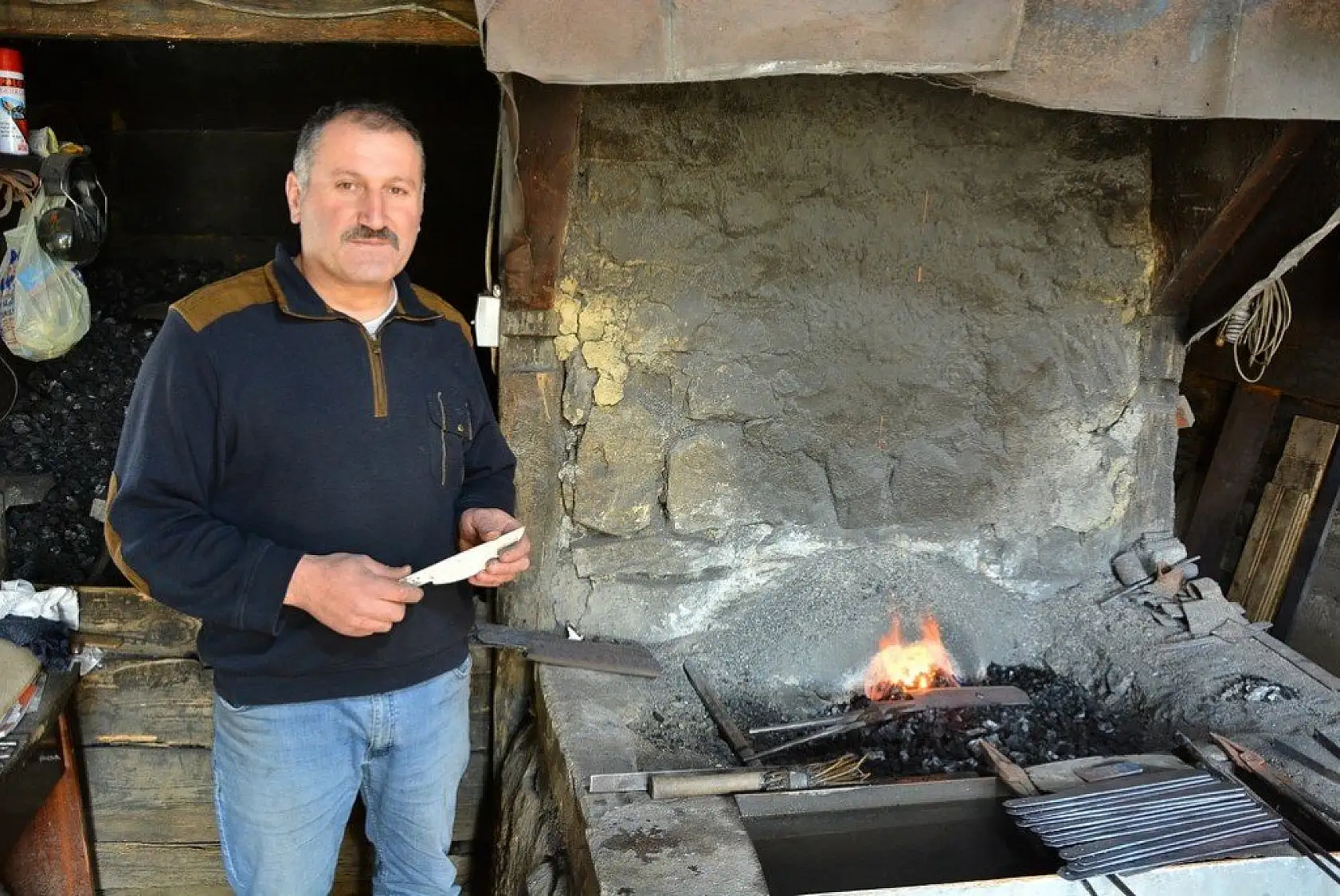 Evrenye bıçağı üretiminde 3 kuşak bir arada çekiç sallıyor