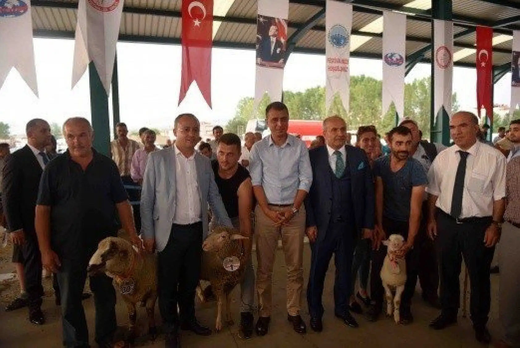 En İyi Sarımsak, Buzağı ve Kuzu Yarışmaları düzenlendi