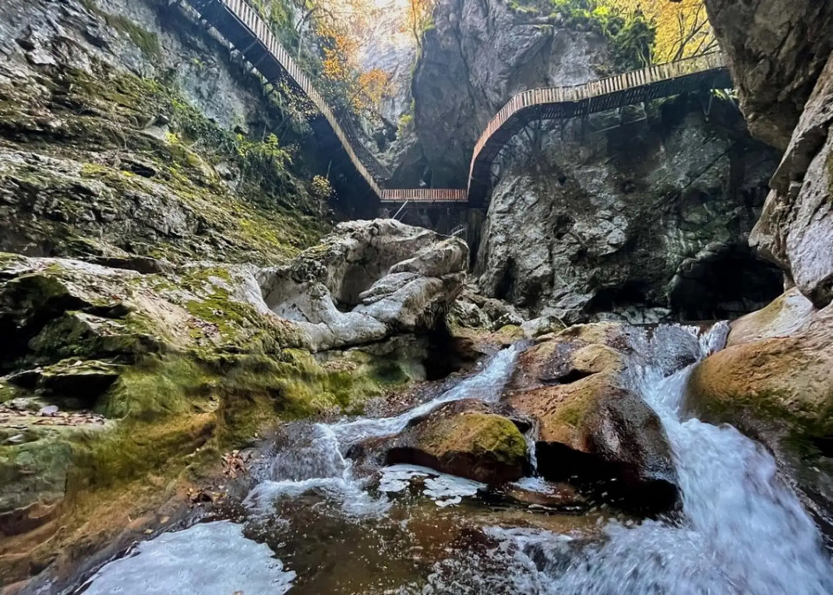 Horma Kanyonu ve Ilıca Şelalesi'nde sonbahar renkleri
