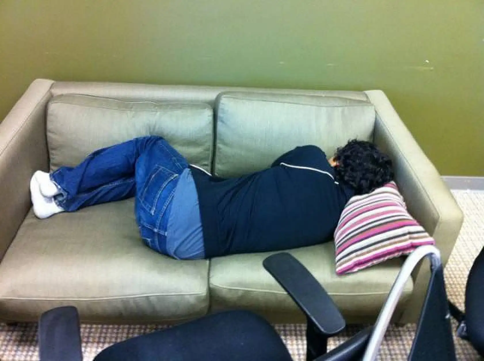 Mavi Dev 'Facebook'un çalışanları uyurken