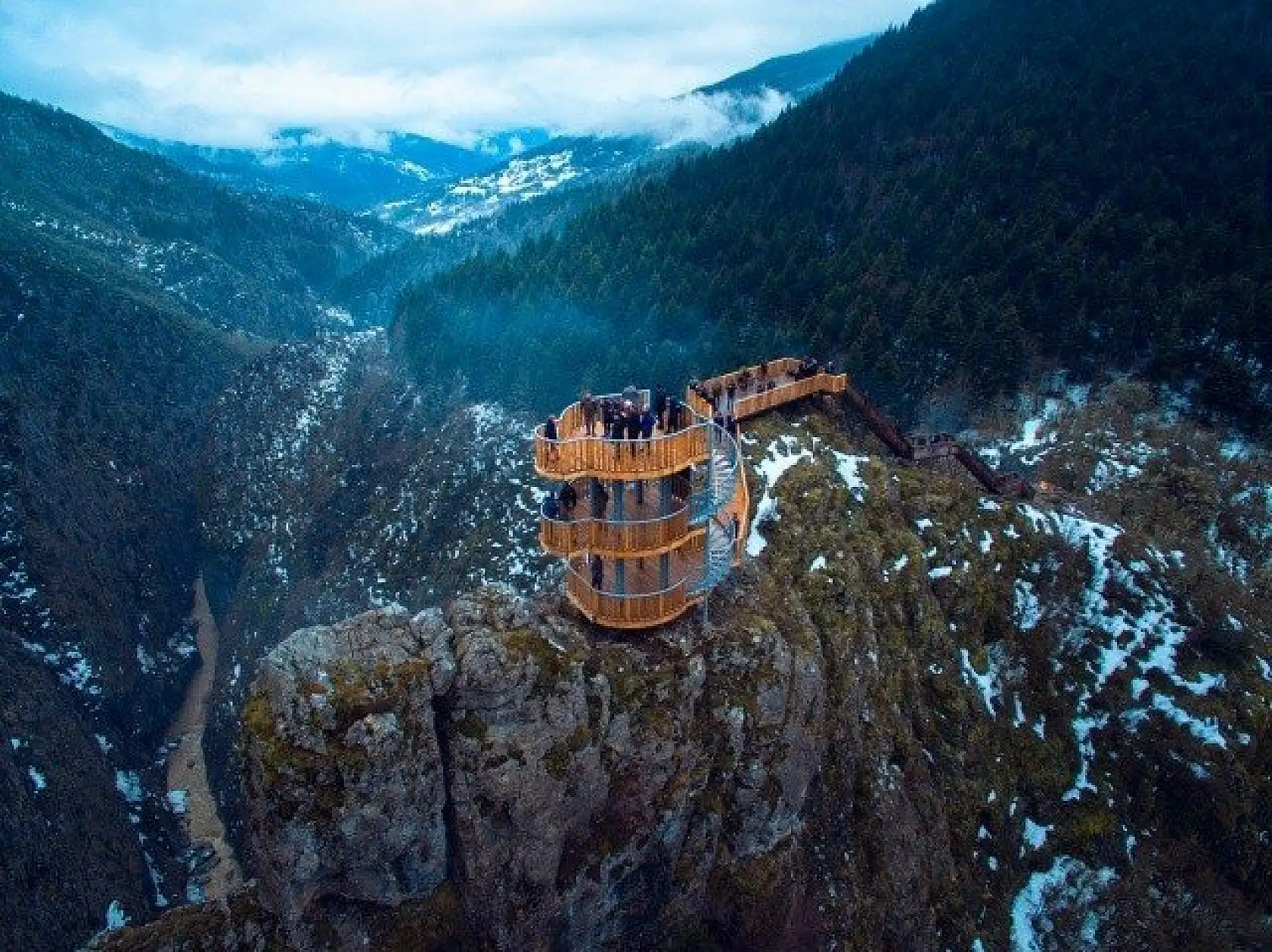 Valla Kanyonu'na yaptırılan seyir terası hizmete girdi