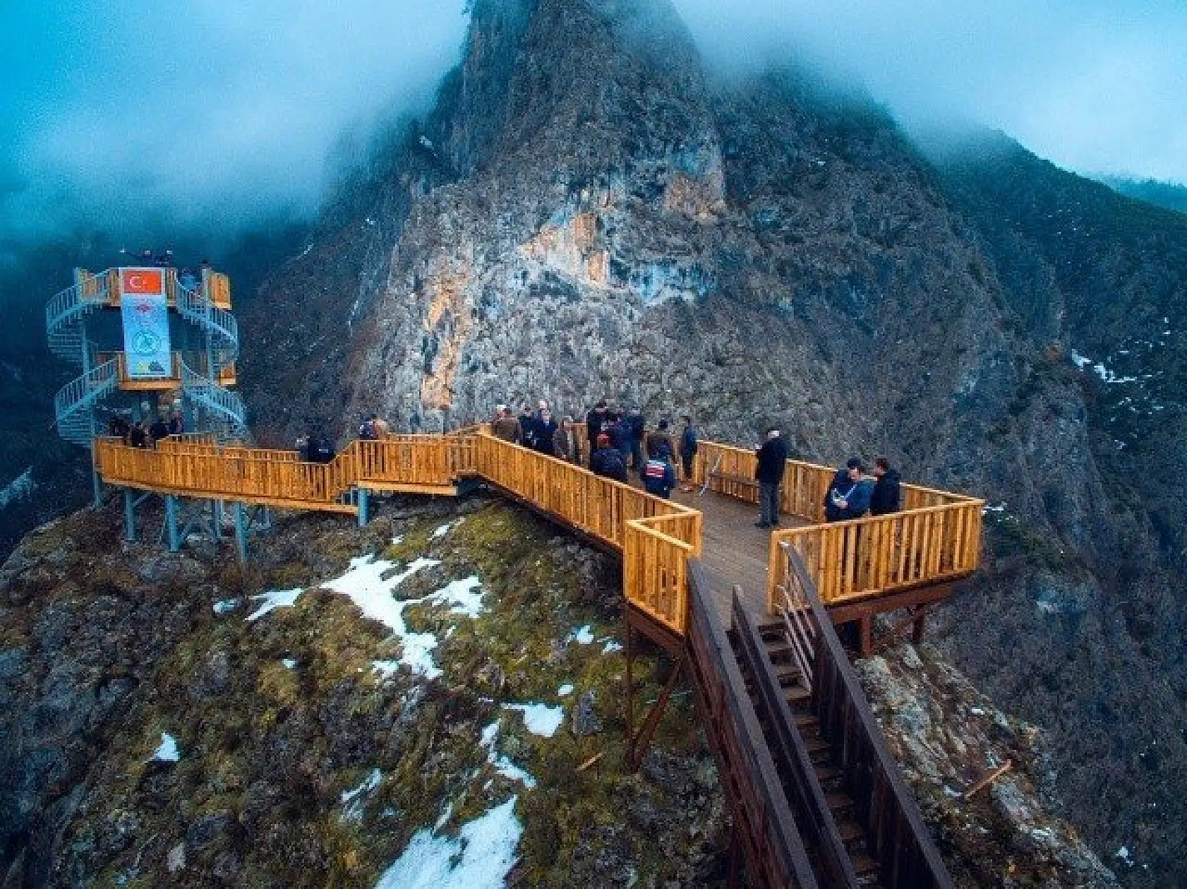 Valla Kanyonu'na yaptırılan seyir terası hizmete girdi
