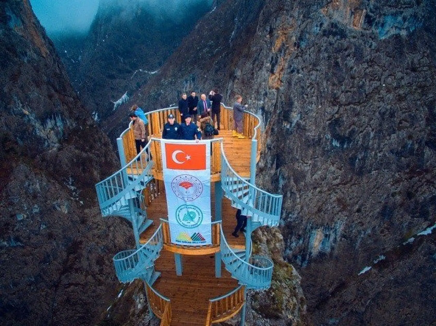 Valla Kanyonu'na yaptırılan seyir terası hizmete girdi