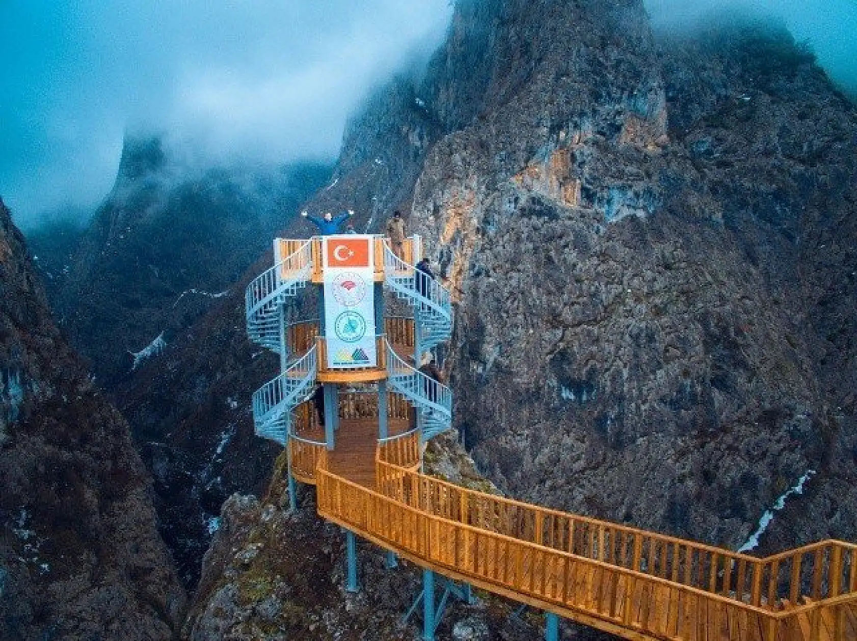 Valla Kanyonu'na yaptırılan seyir terası hizmete girdi