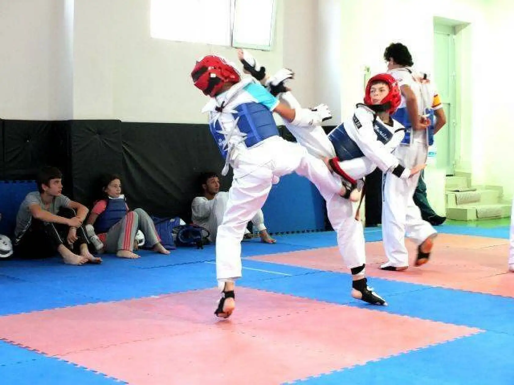 Azeri ve Kastamonu'lu Taekwondocular ortak antrenman 24-25 Ağustos 2013