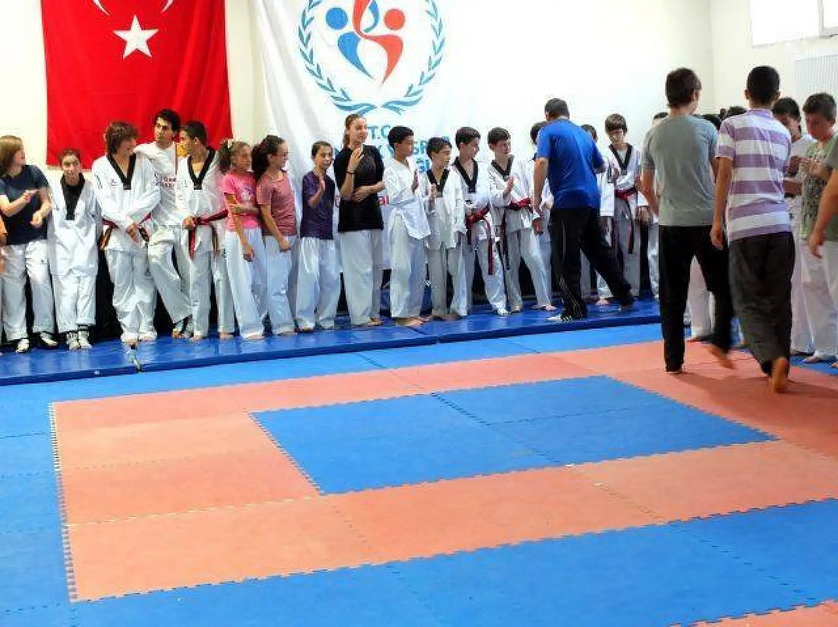 Azeri ve Kastamonu'lu Taekwondocular ortak antrenman 24-25 Ağustos 2013