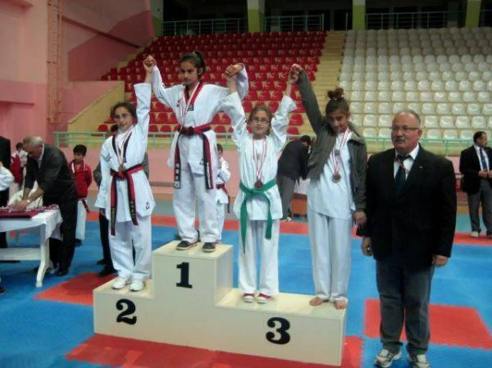 Yozgat Taekwondo Şampiyonası-06-07 Nisan 2013