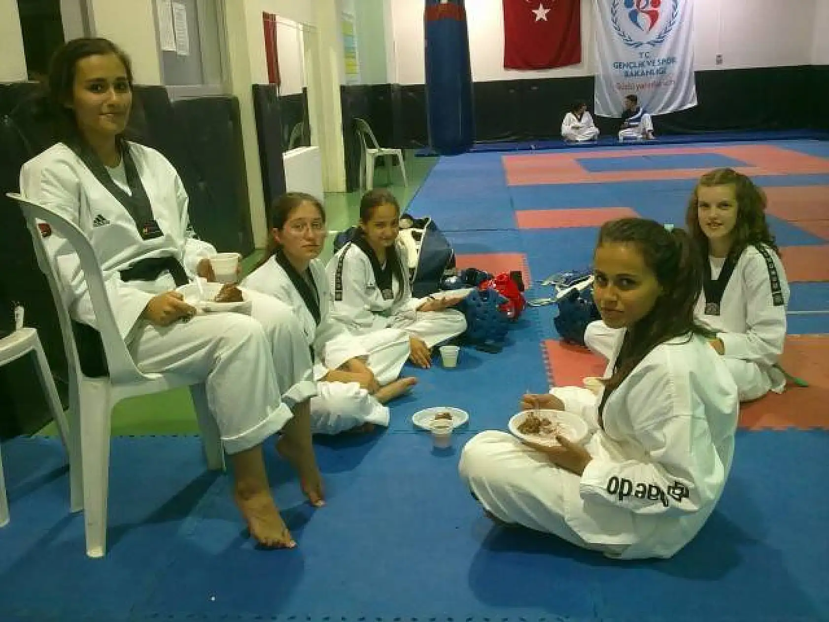 Doğum günü kutlaması (Erişen Spor)