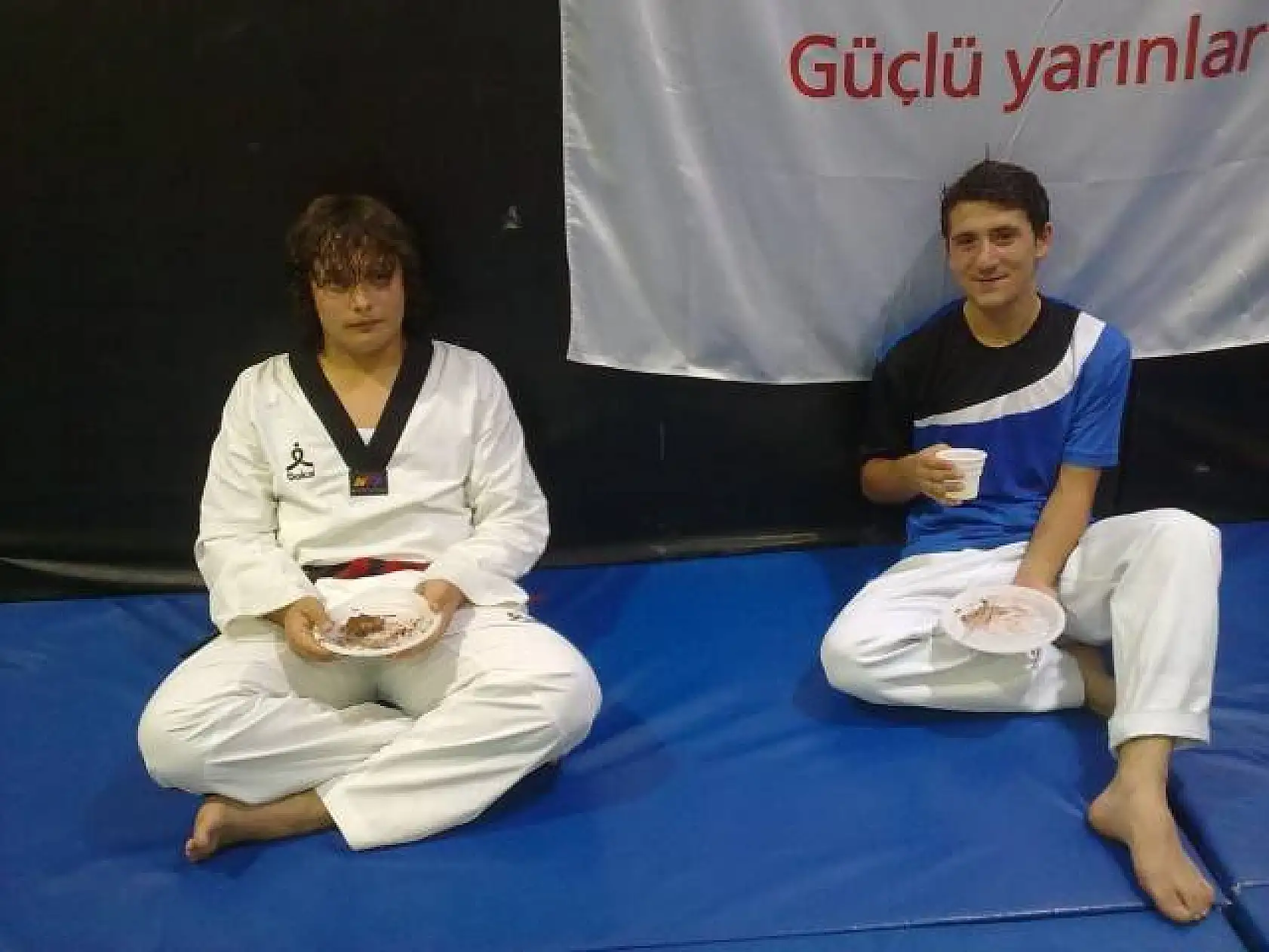 Doğum günü kutlaması (Erişen Spor)