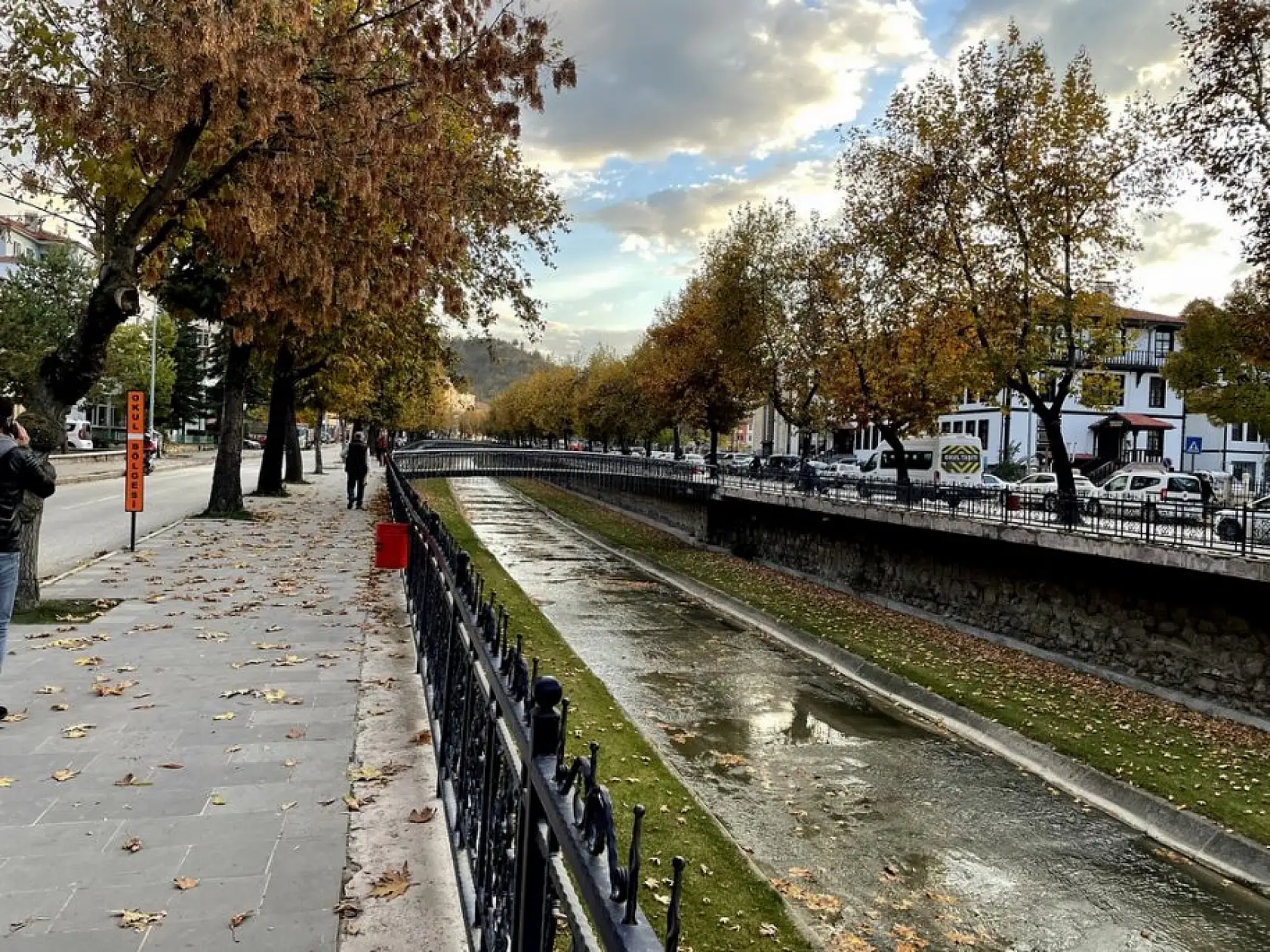 Şehir merkezinde sonbahar ayrı bir güzel