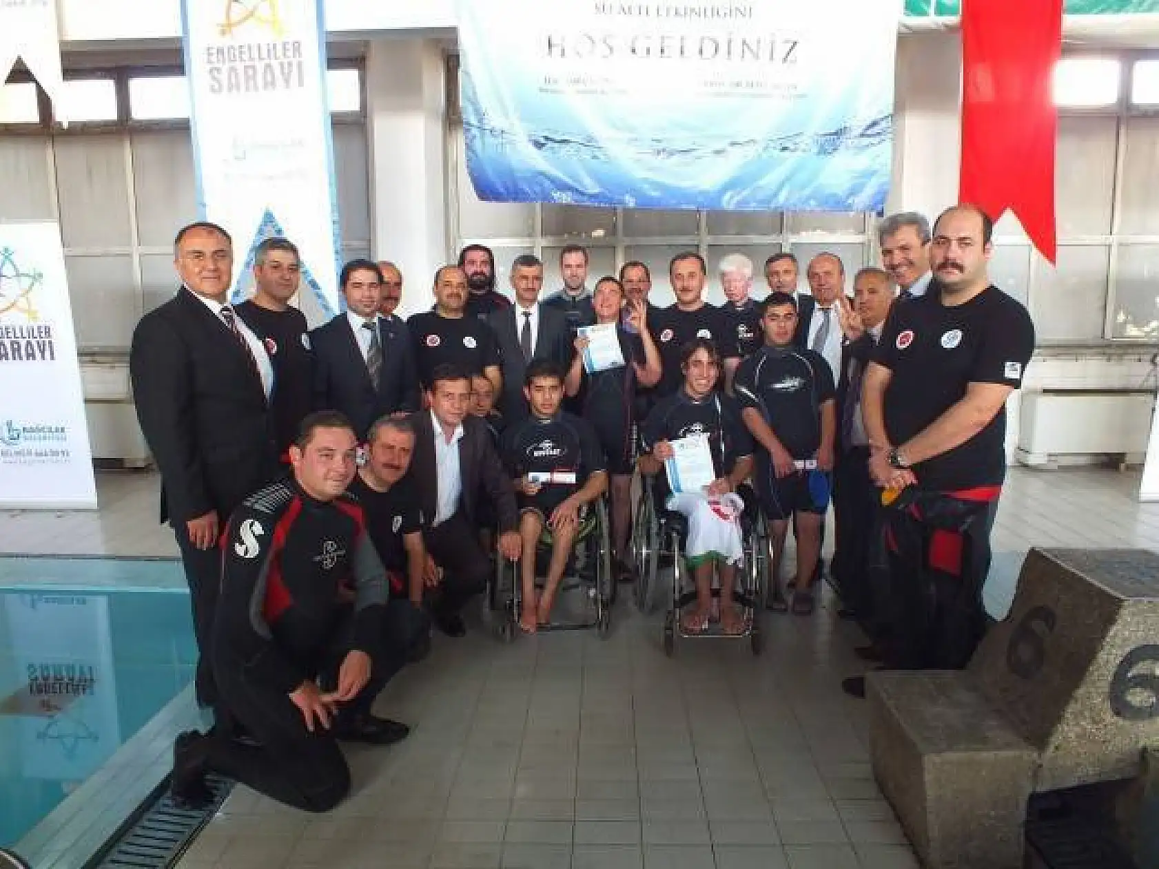 Havuzda su altına tüplü dalış