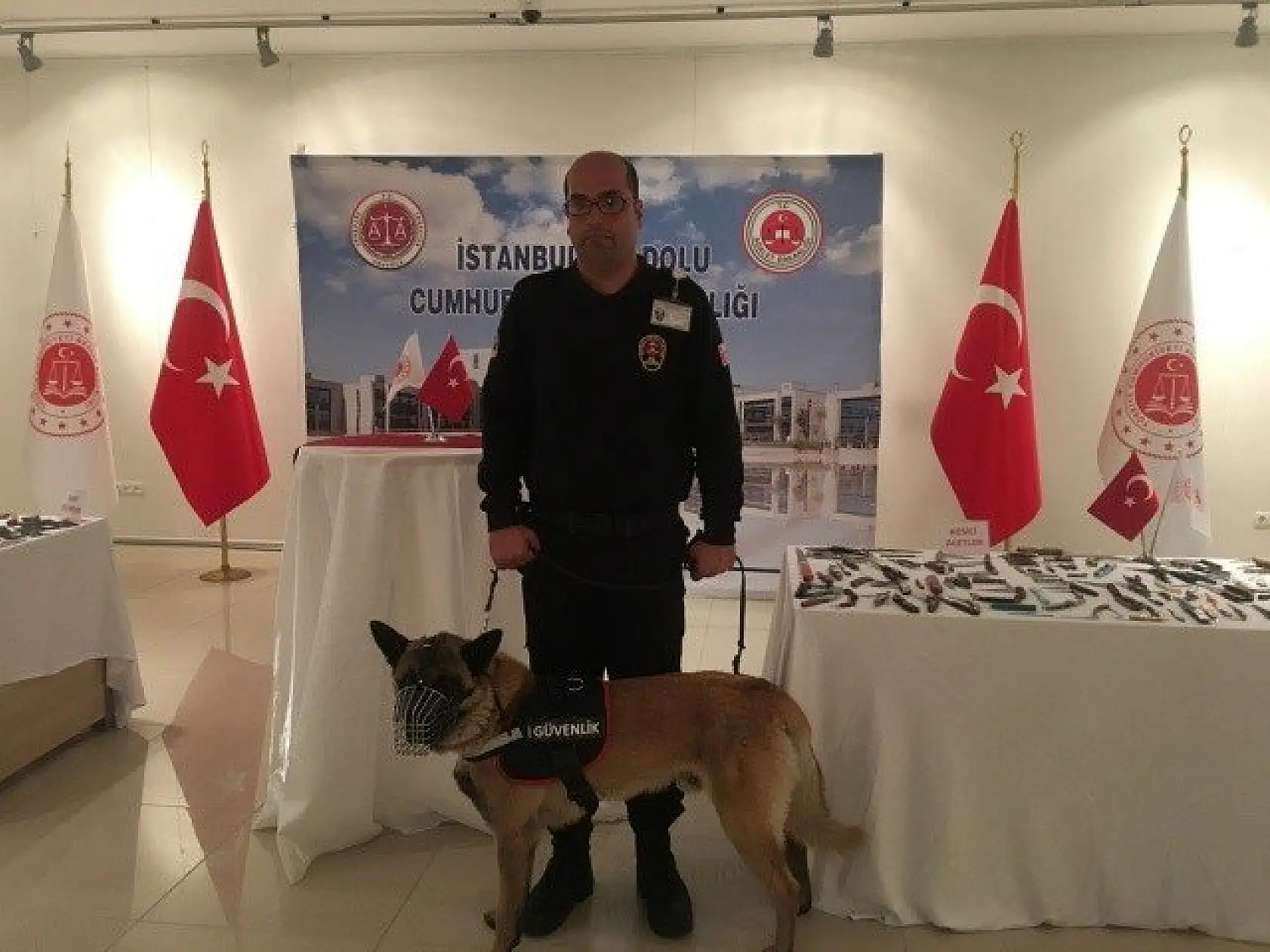 Adiyede ele geçirilen suç aletleri sergilendi