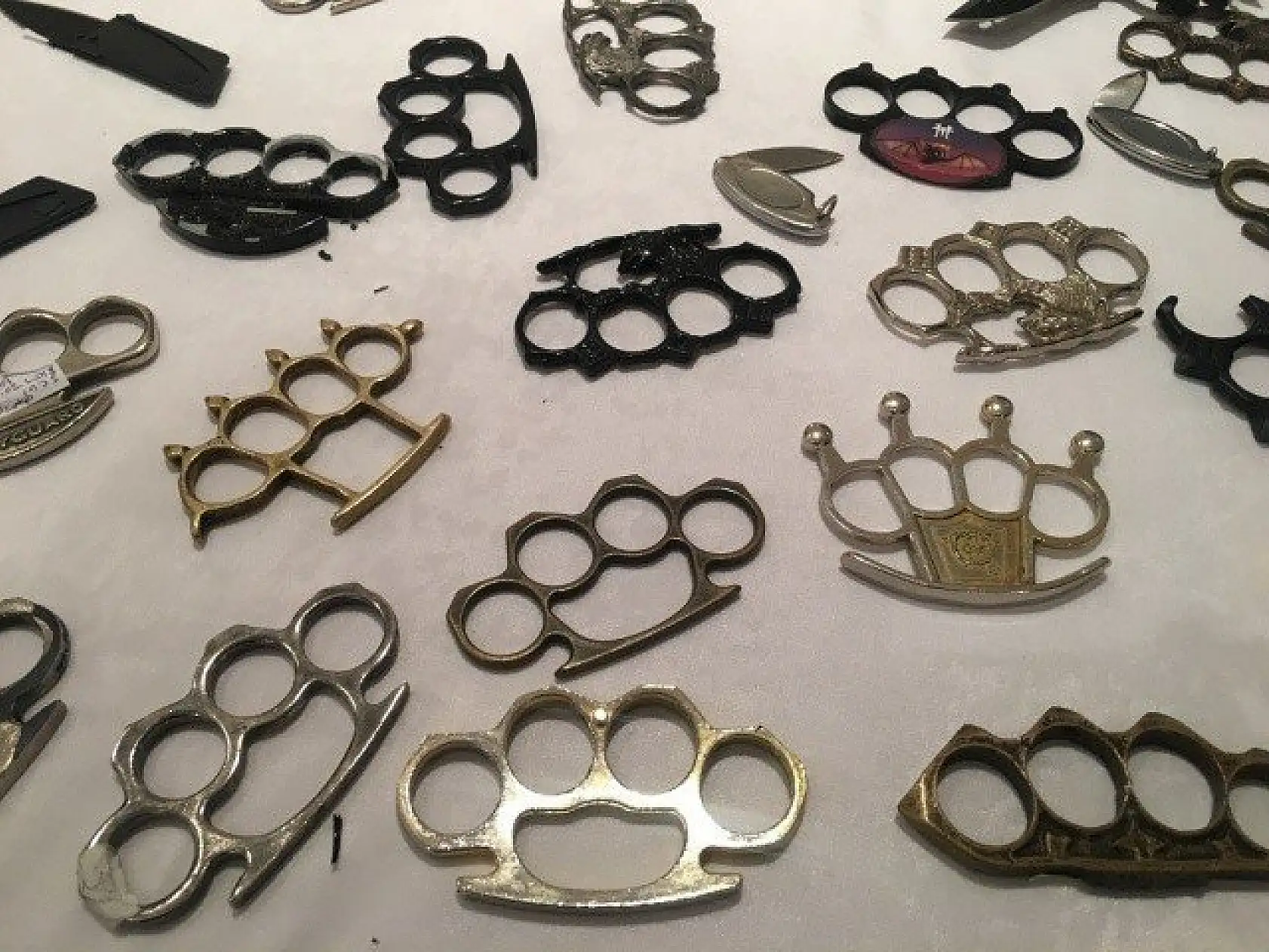 Adiyede ele geçirilen suç aletleri sergilendi