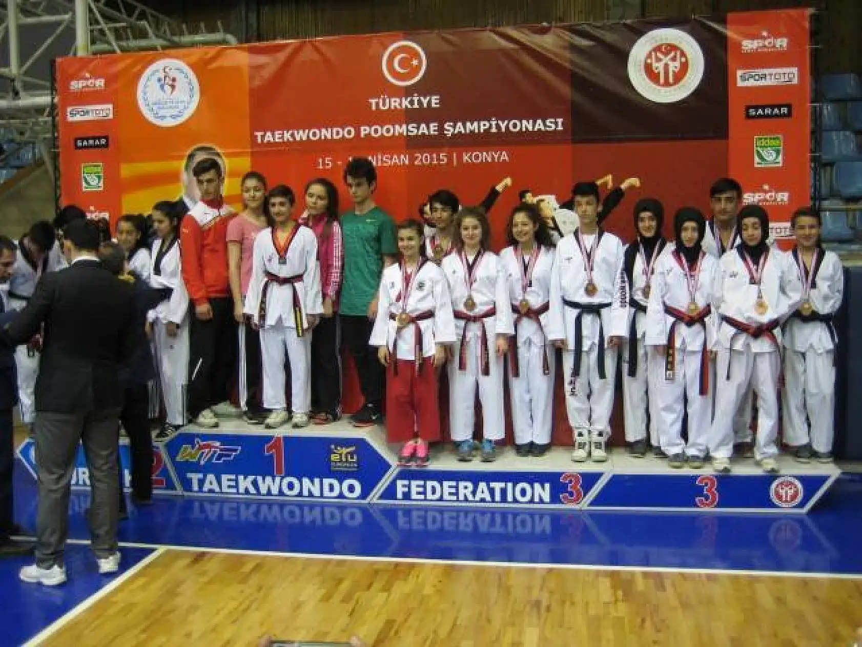 Taekwondoda madalya yağmuru