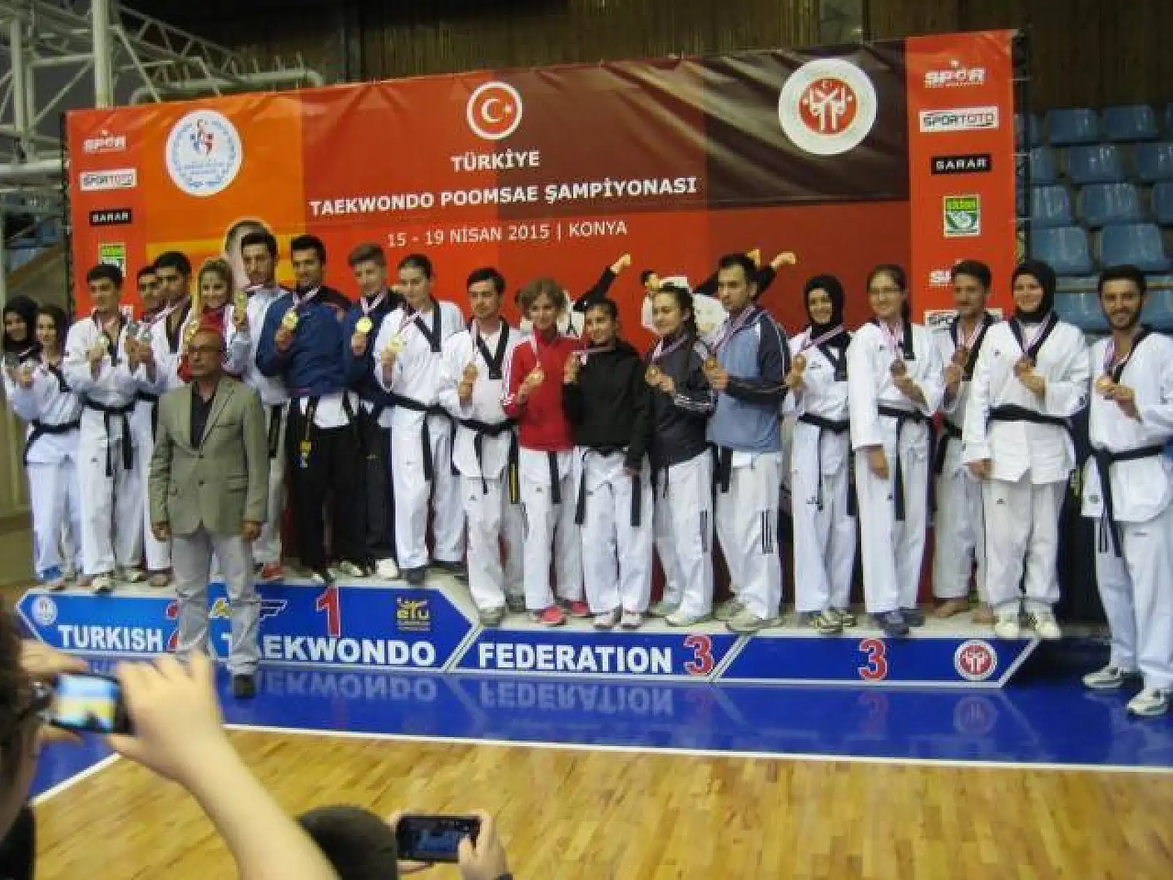 Taekwondoda madalya yağmuru