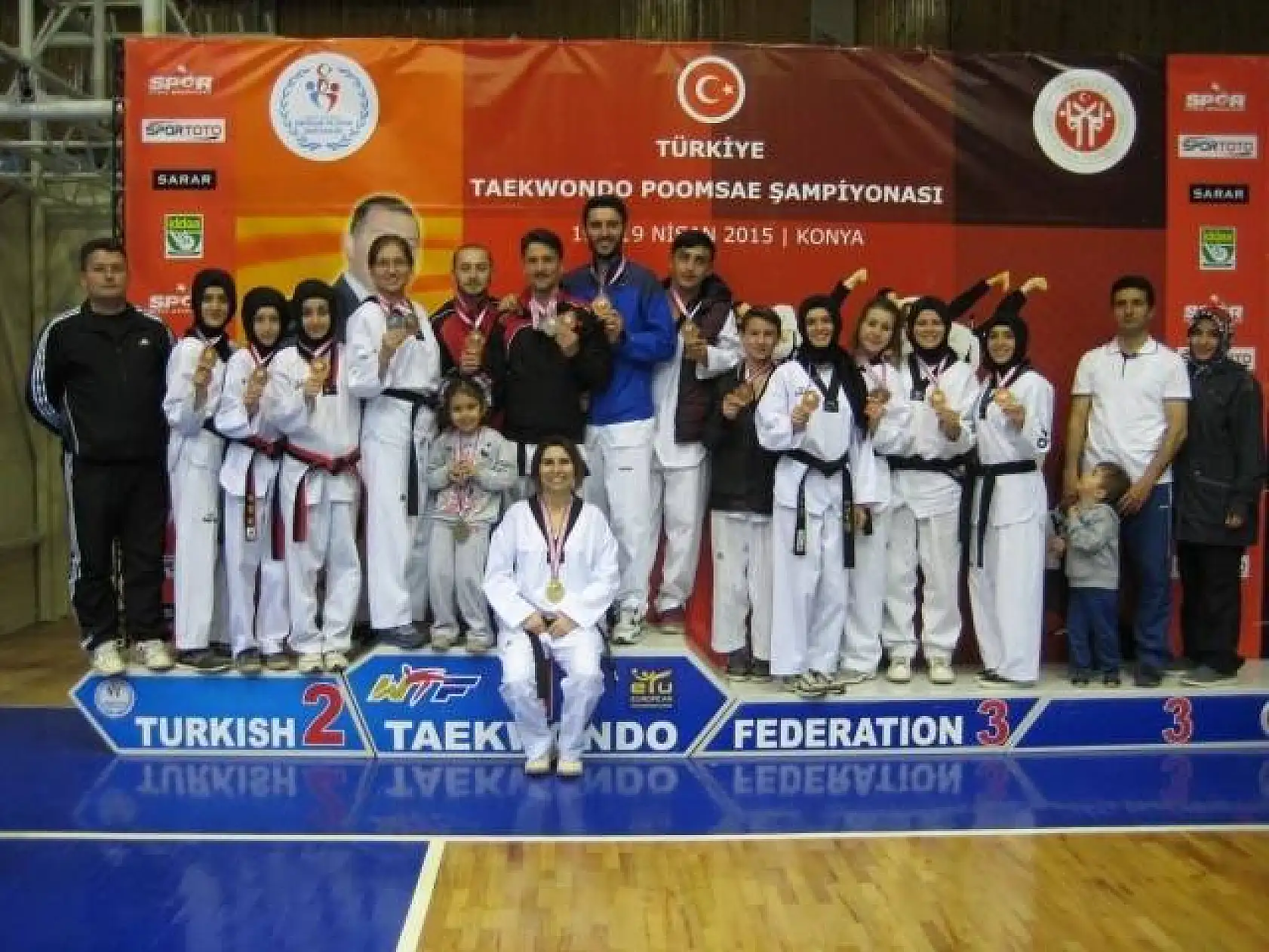 Taekwondoda madalya yağmuru