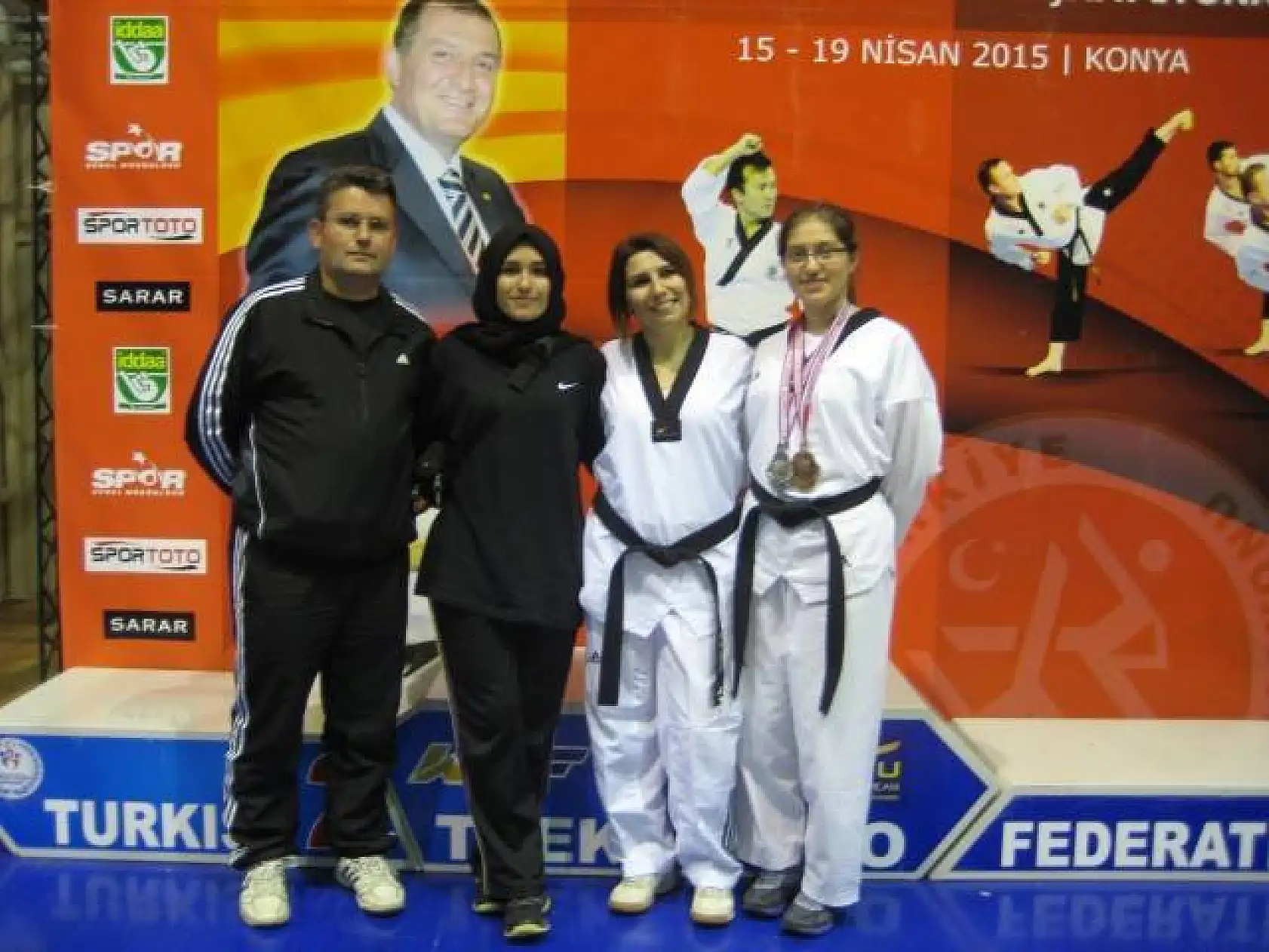 Taekwondoda madalya yağmuru