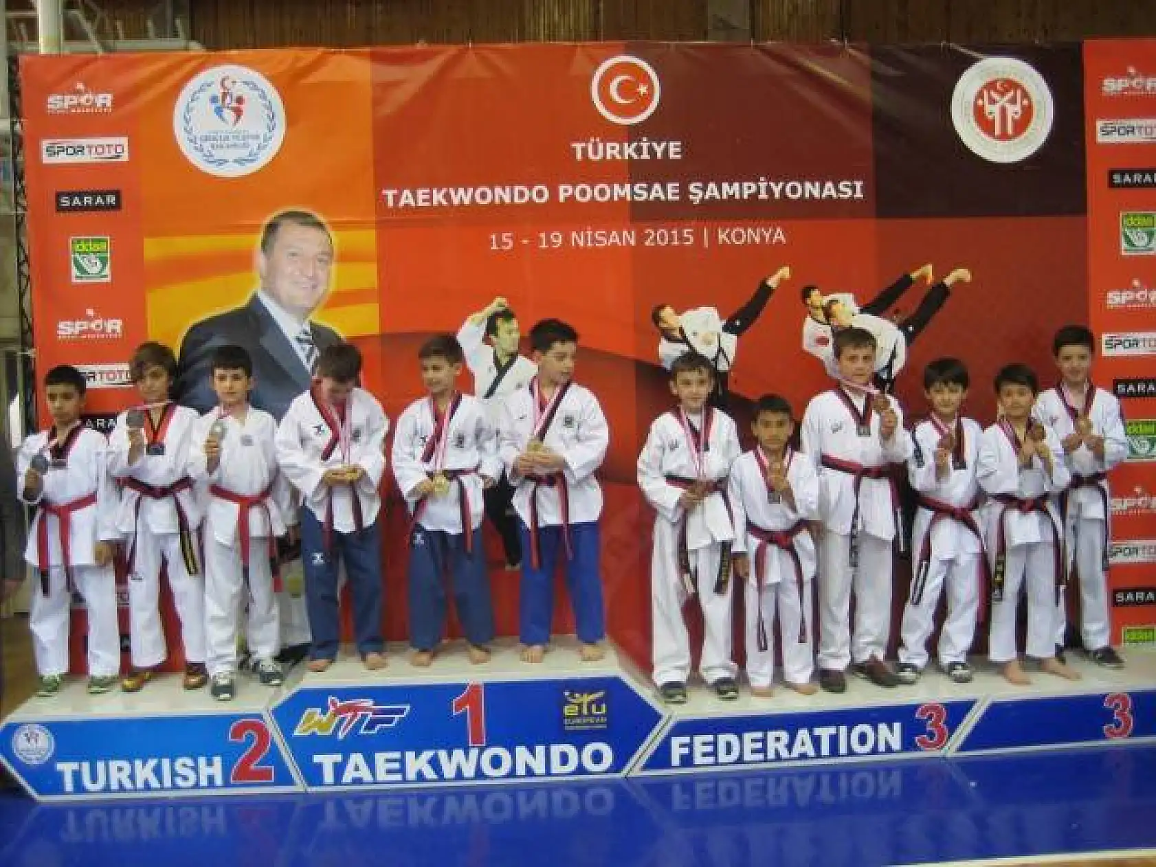Taekwondoda madalya yağmuru