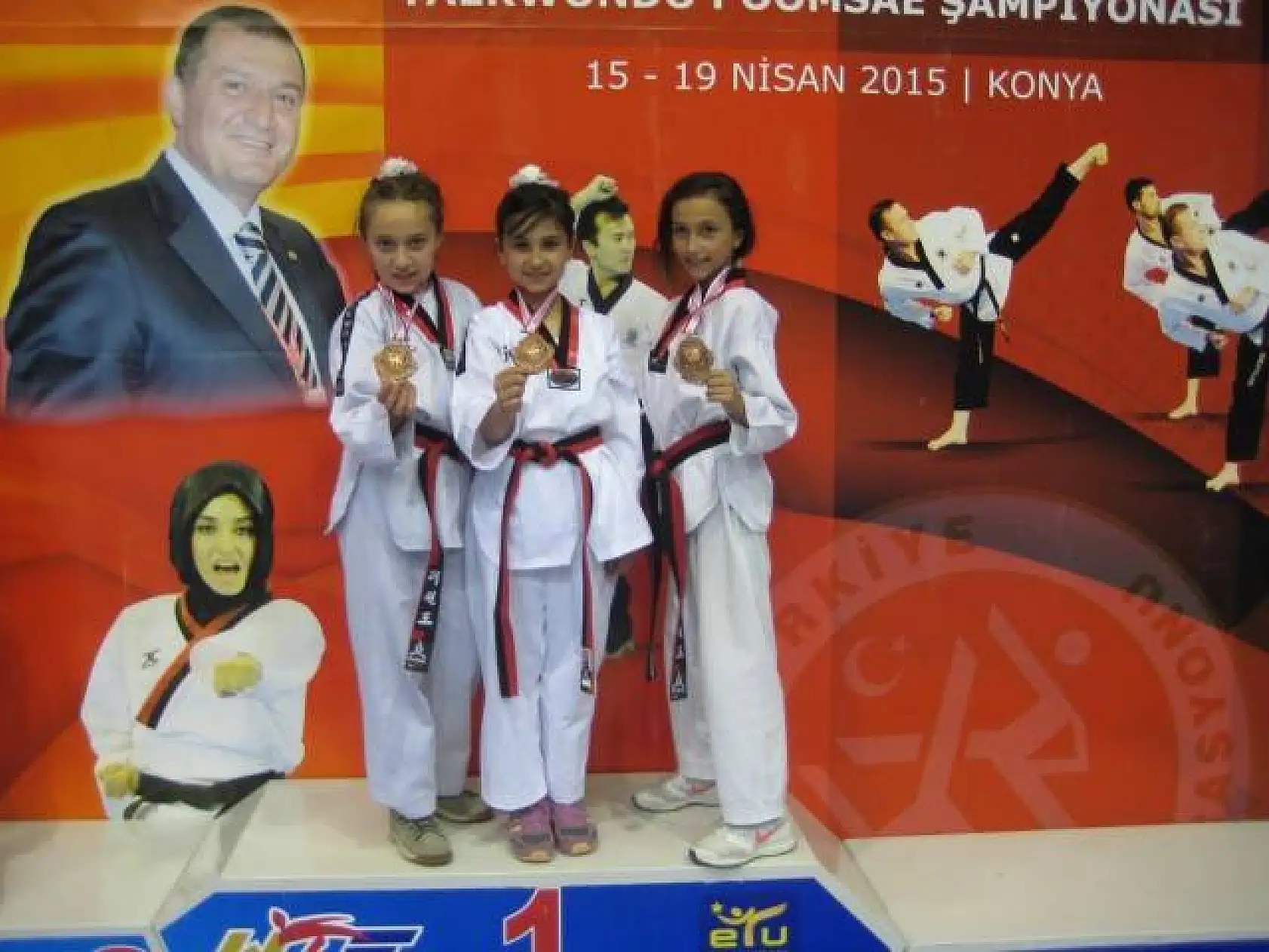 Taekwondoda madalya yağmuru