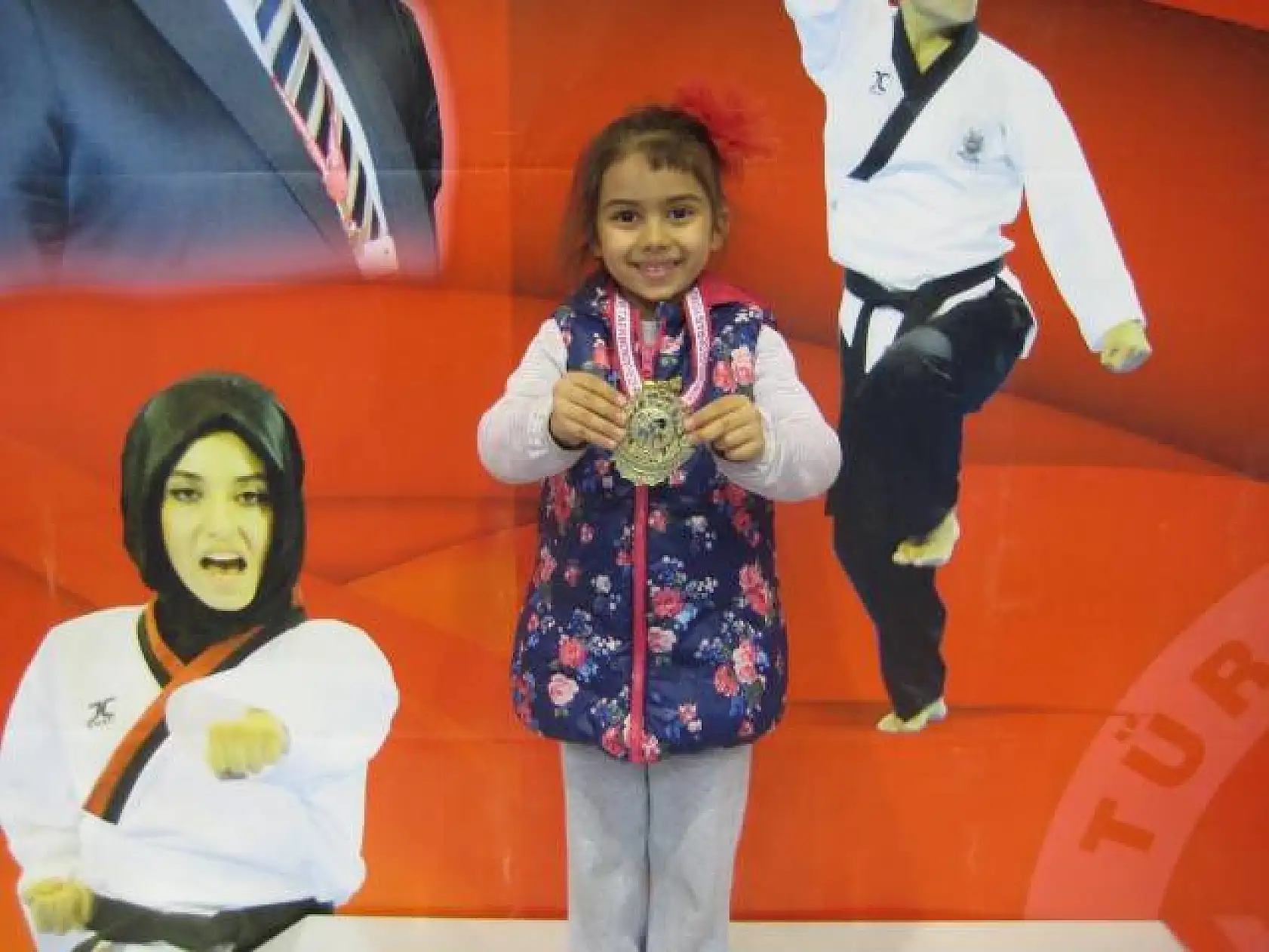 Taekwondoda madalya yağmuru