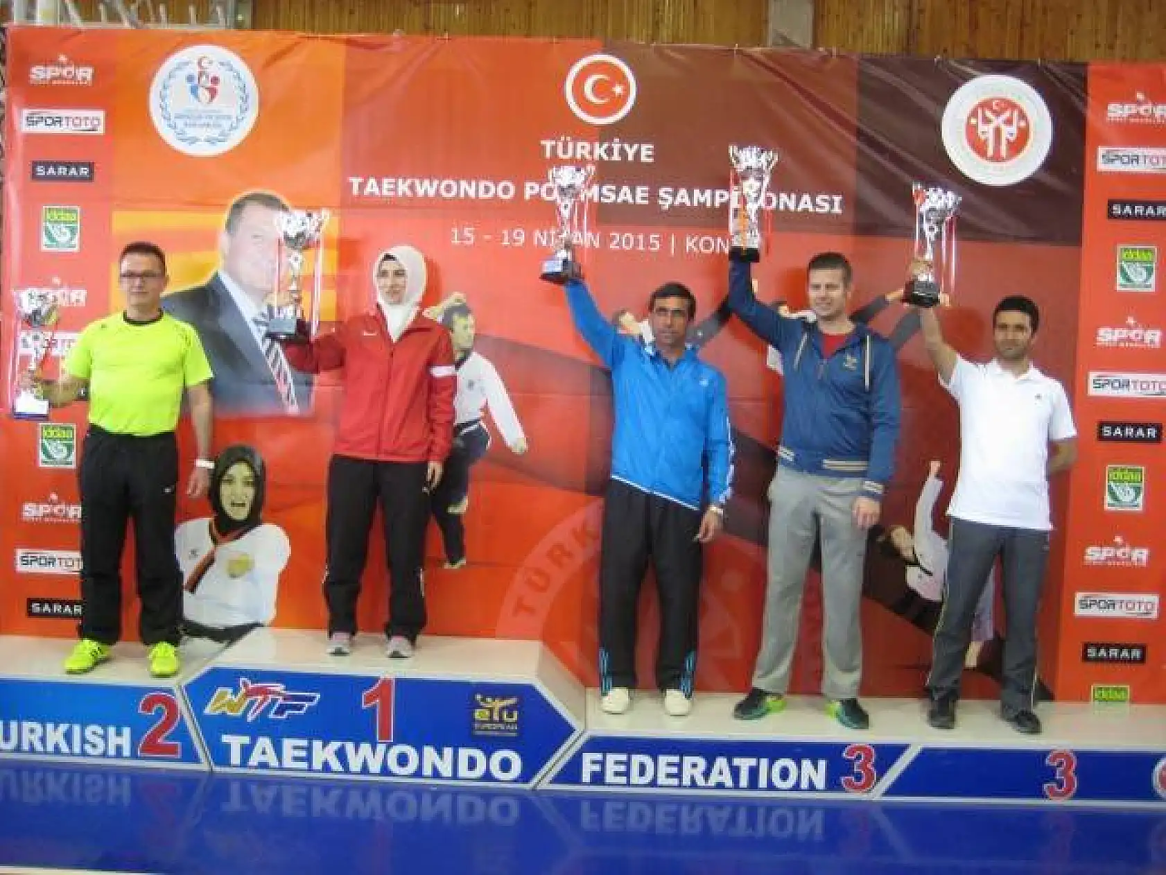 Taekwondoda madalya yağmuru