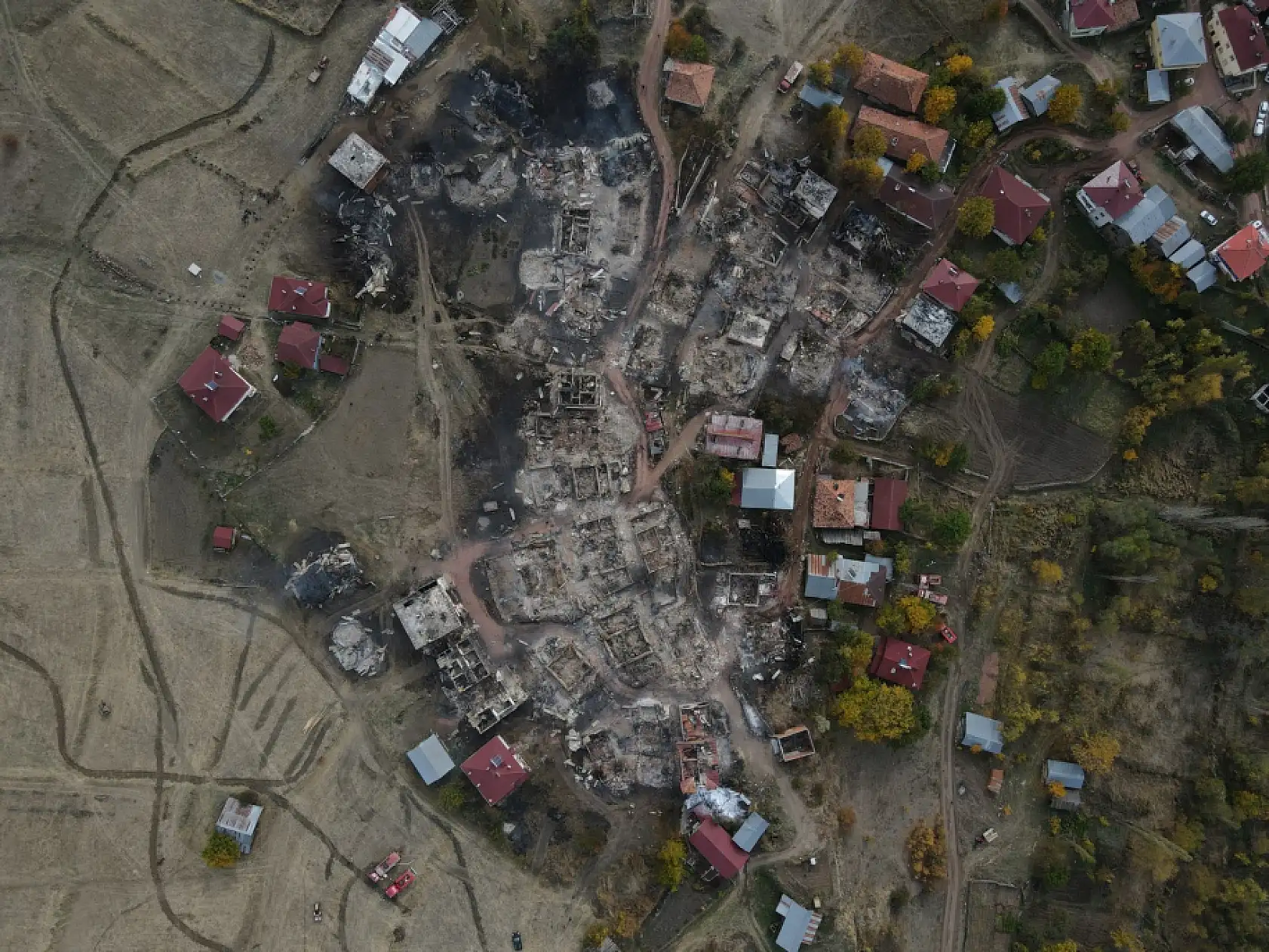 47 evin yandığı yangından geriye kalanlar!