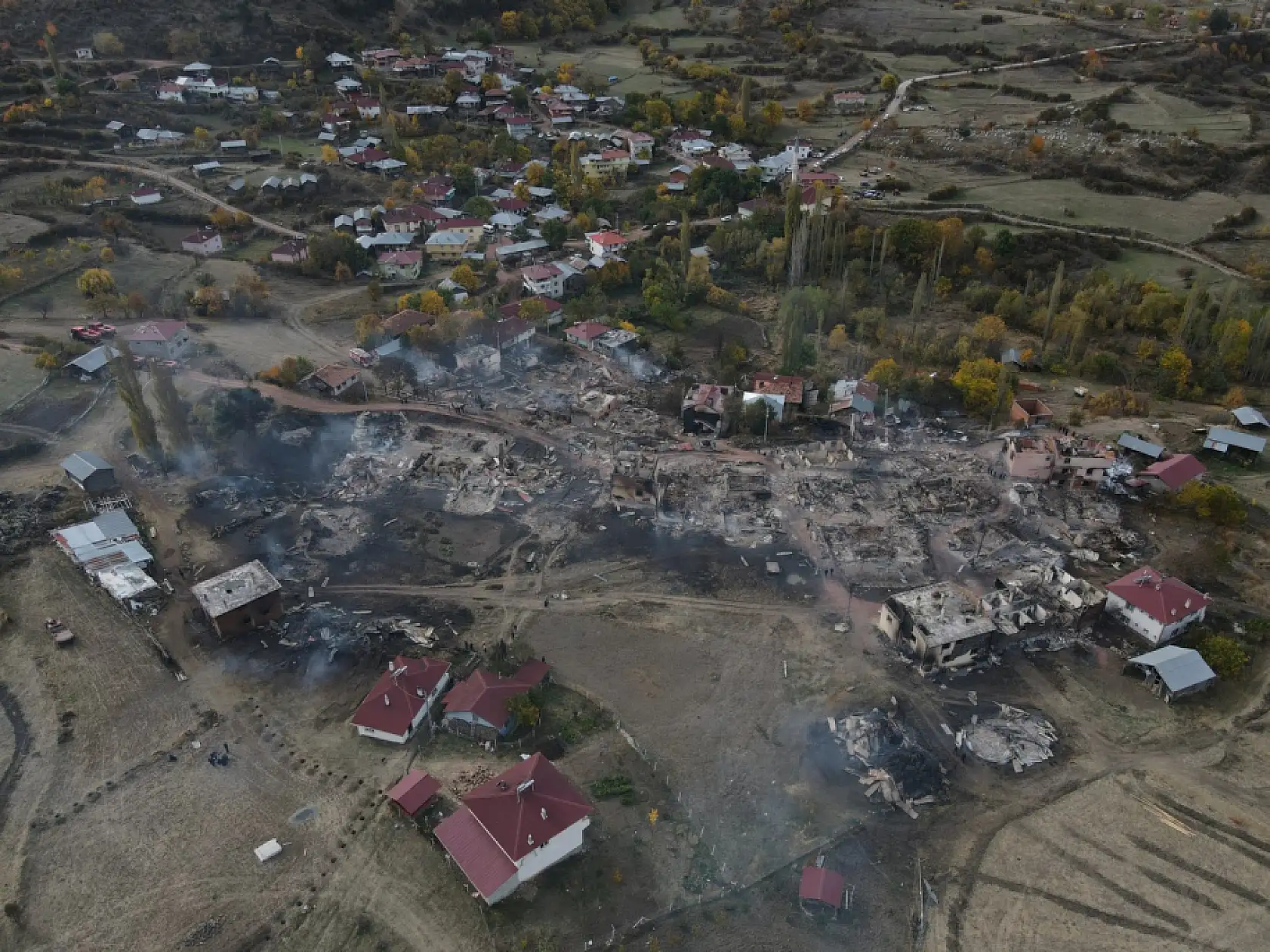 47 evin yandığı yangından geriye kalanlar!