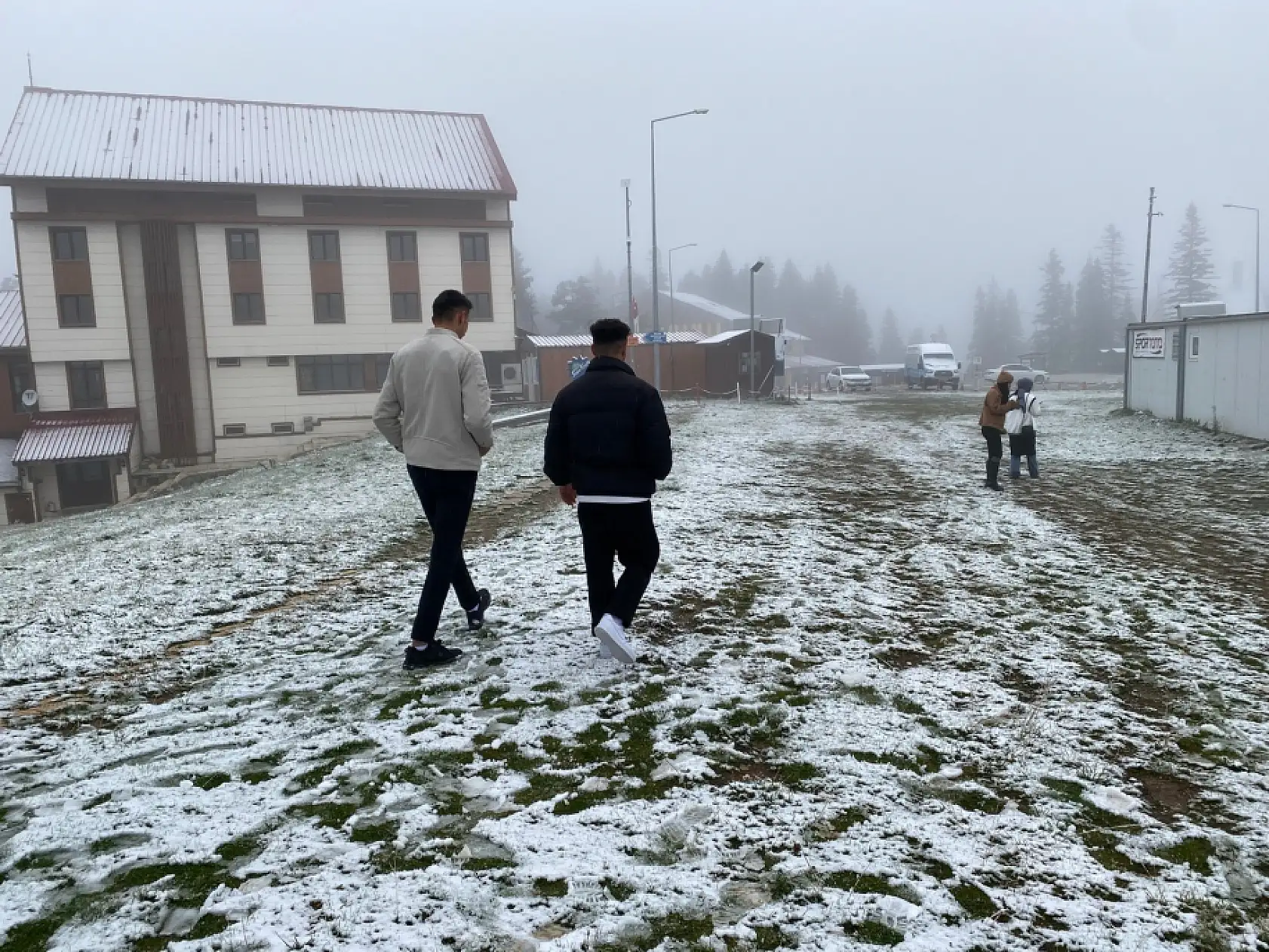 Ilgaz Dağı'na mevsimin ilk karı düştü