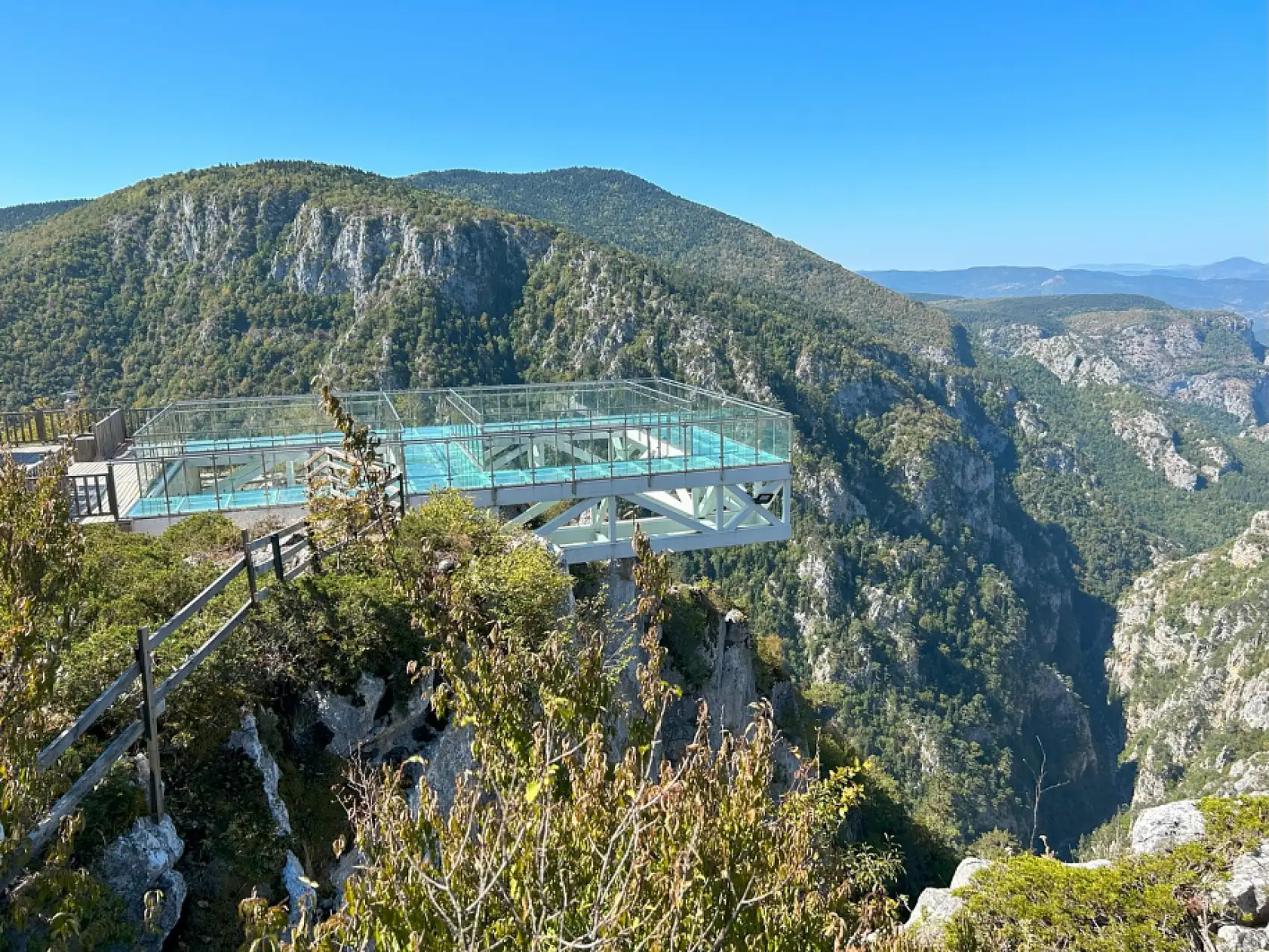 Her mevsim ayrı güzel