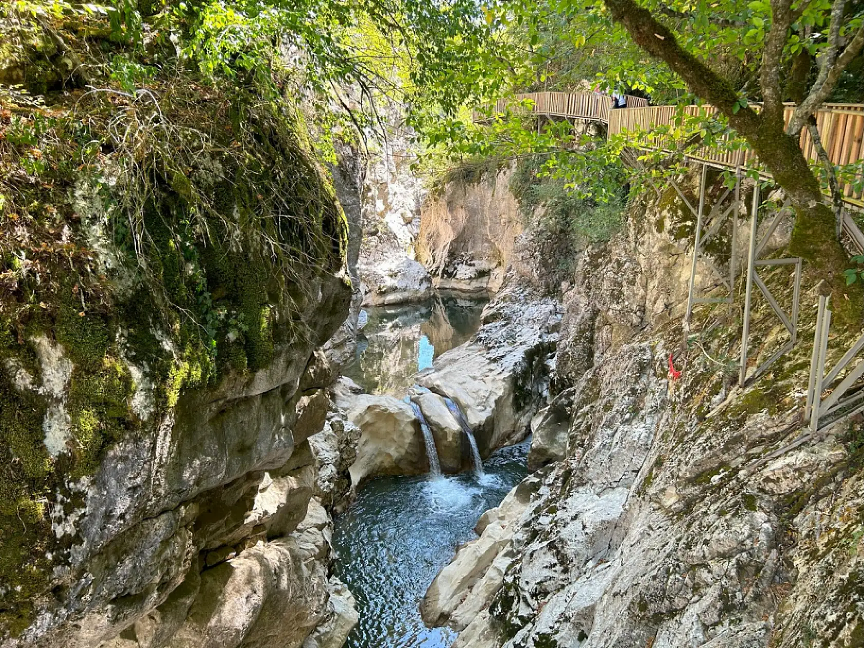 Her mevsim ayrı güzel