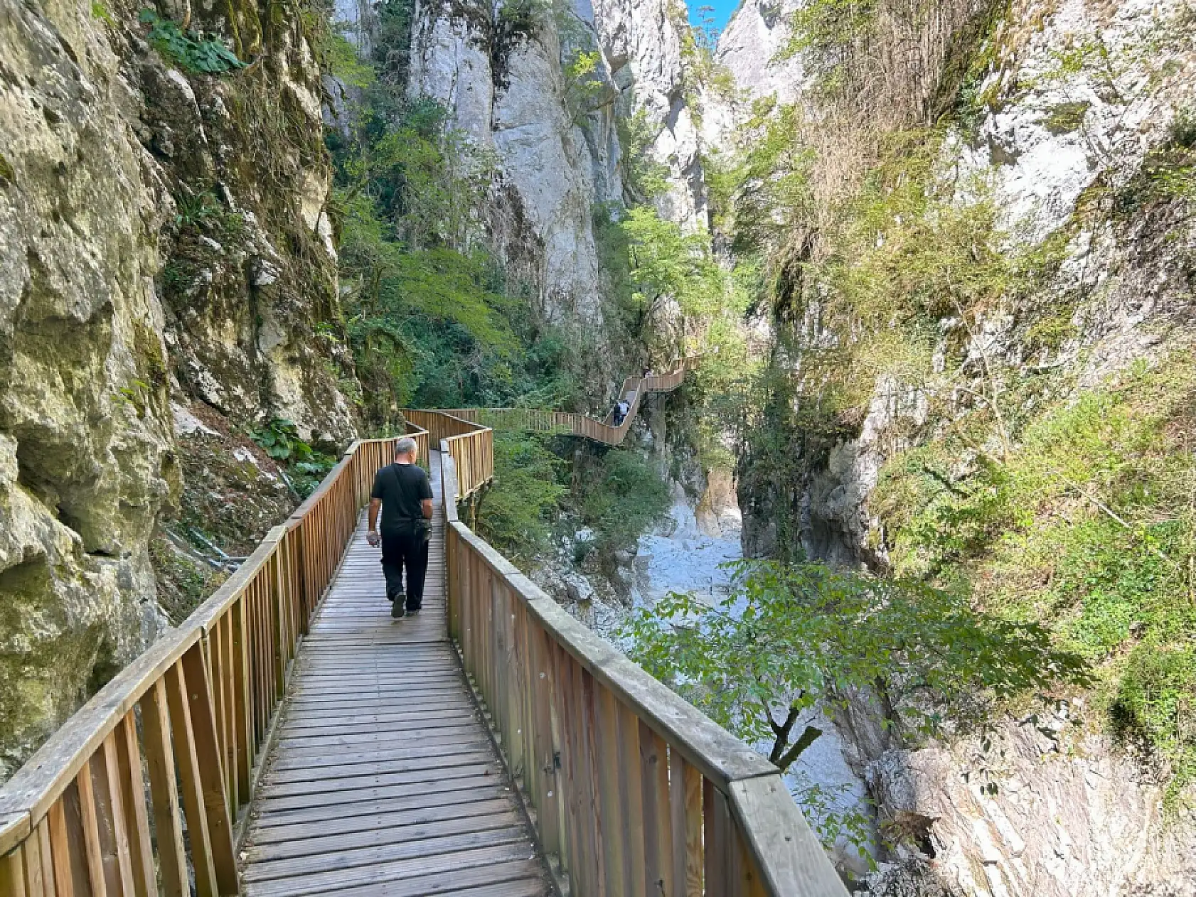 Her mevsim ayrı güzel