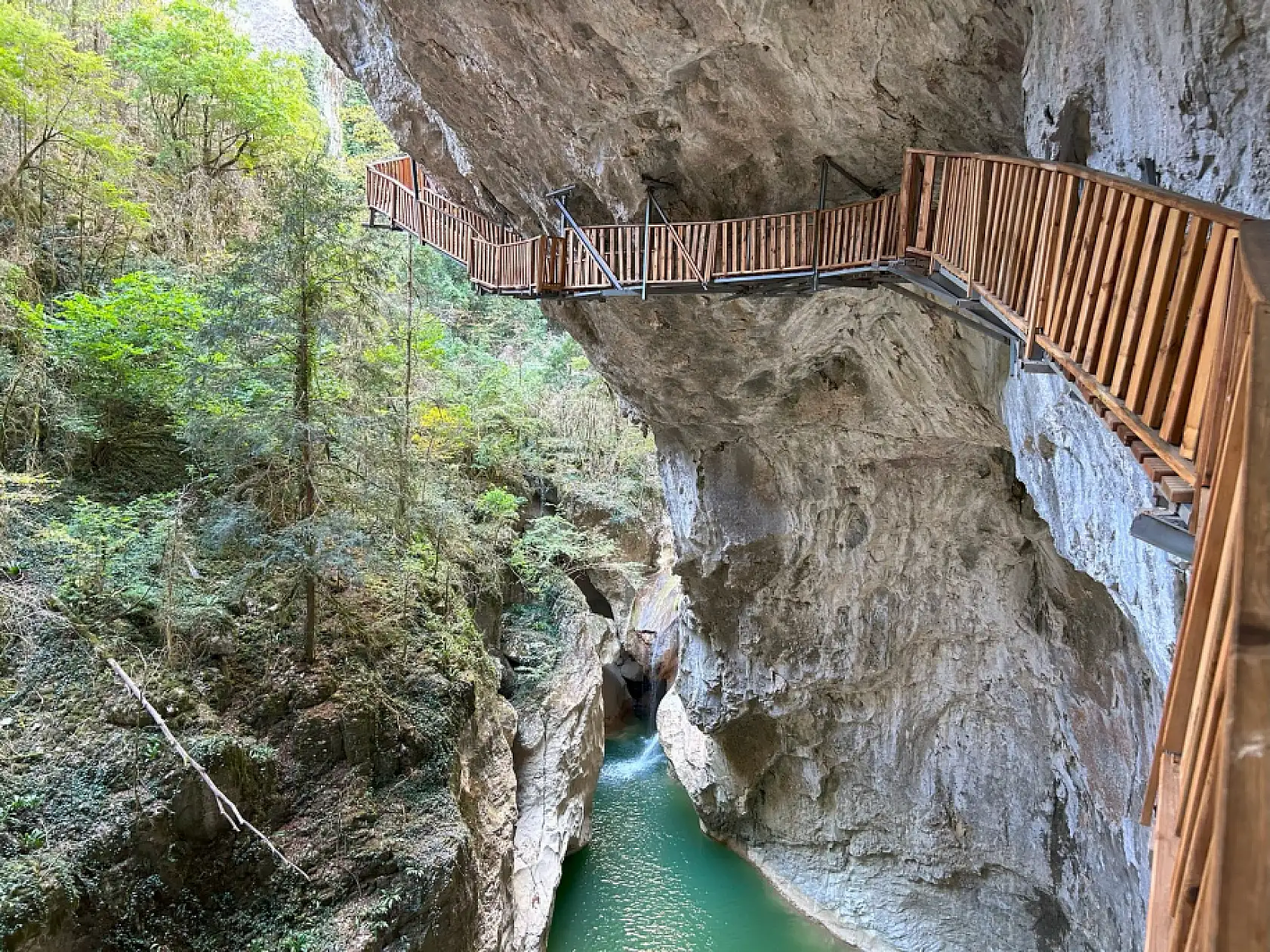 Her mevsim ayrı güzel