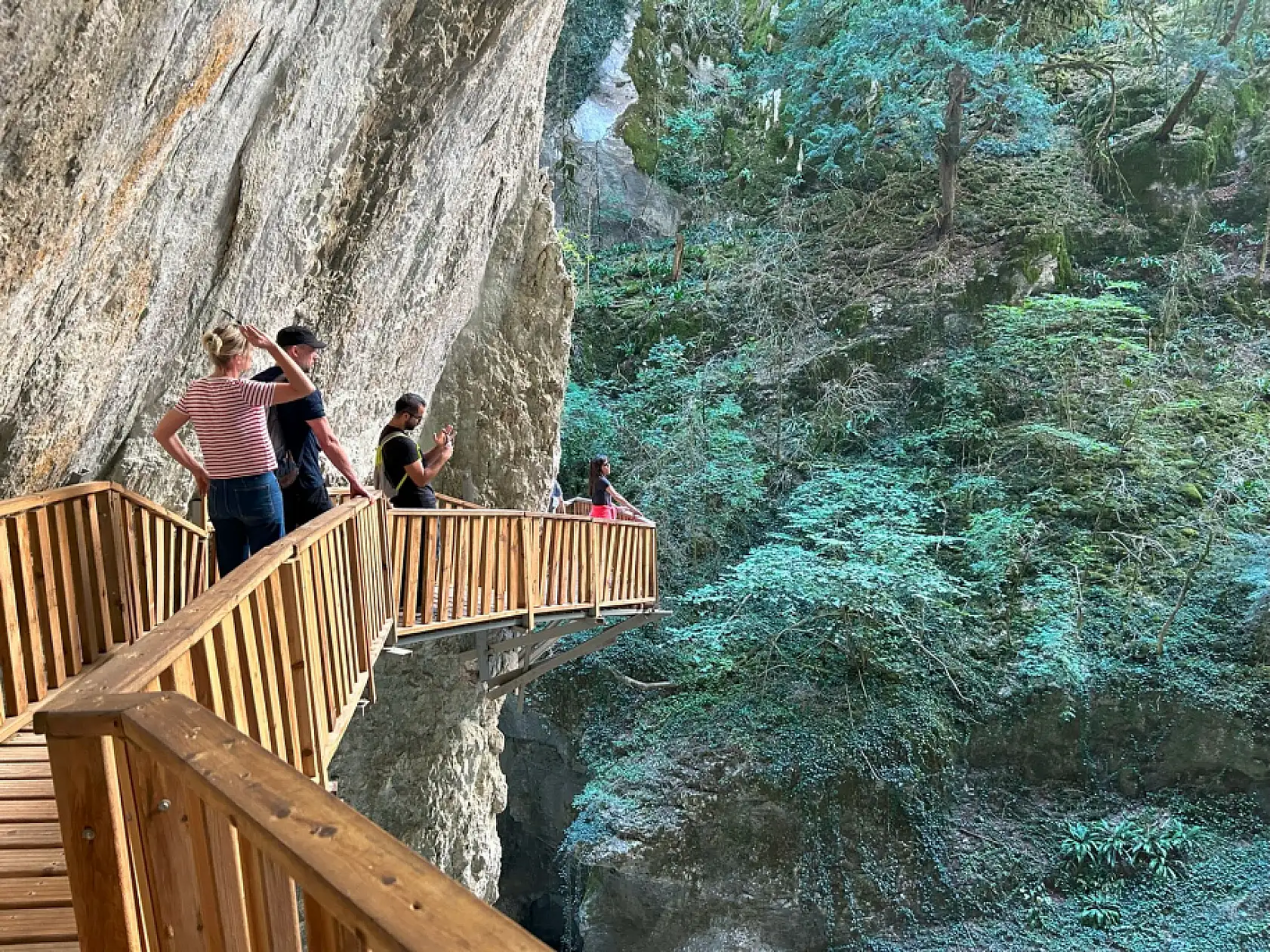 Her mevsim ayrı güzel