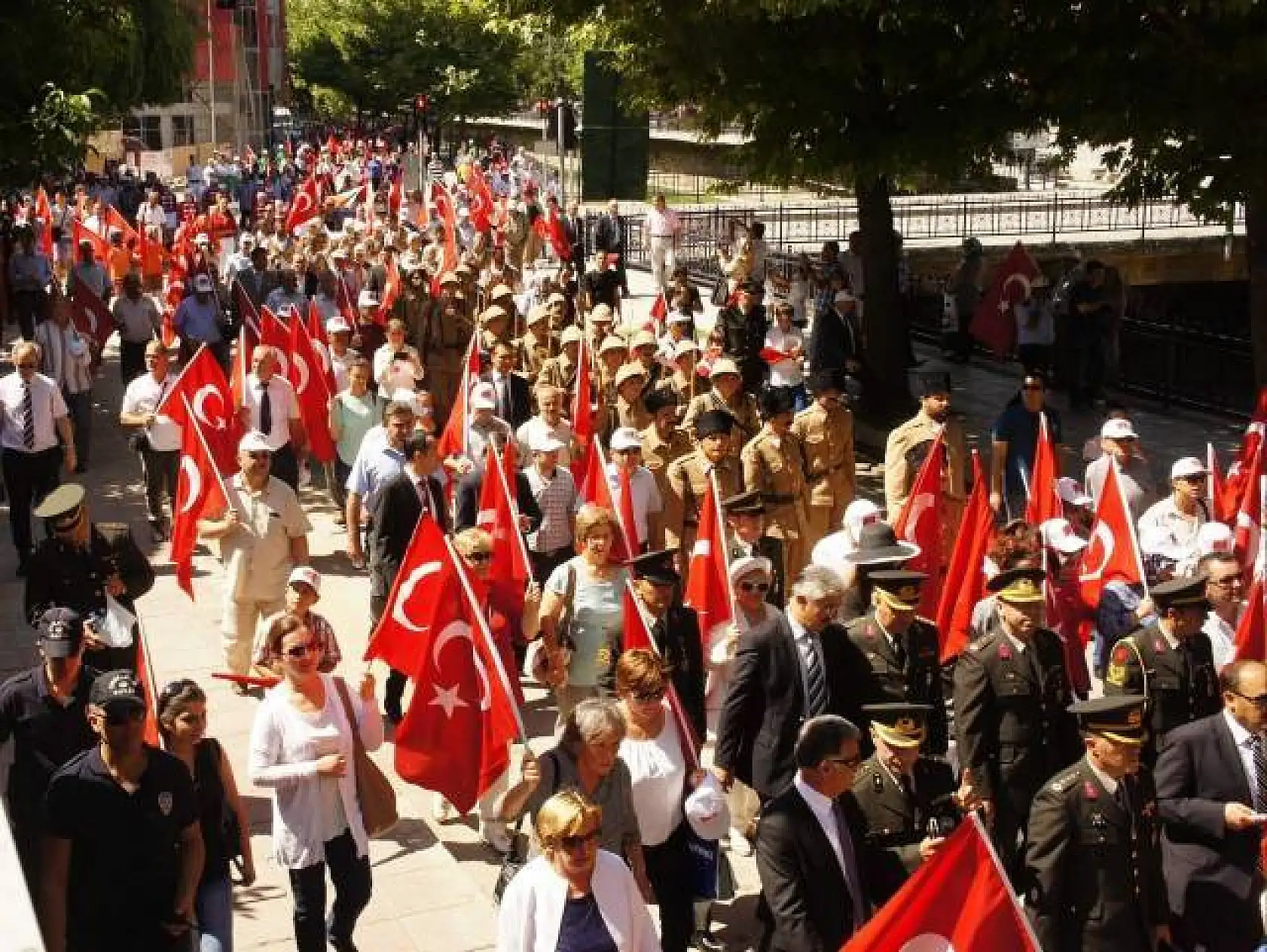 Şapka ve Kıyafet İnkılabı'nın yıldönümü kutlamaları