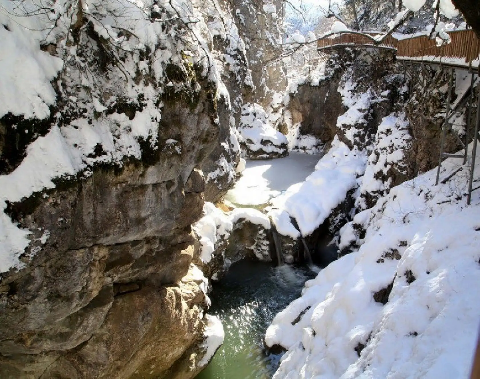 Horma Kanyonu kar altında doyumsuz manzaralar sunuyor