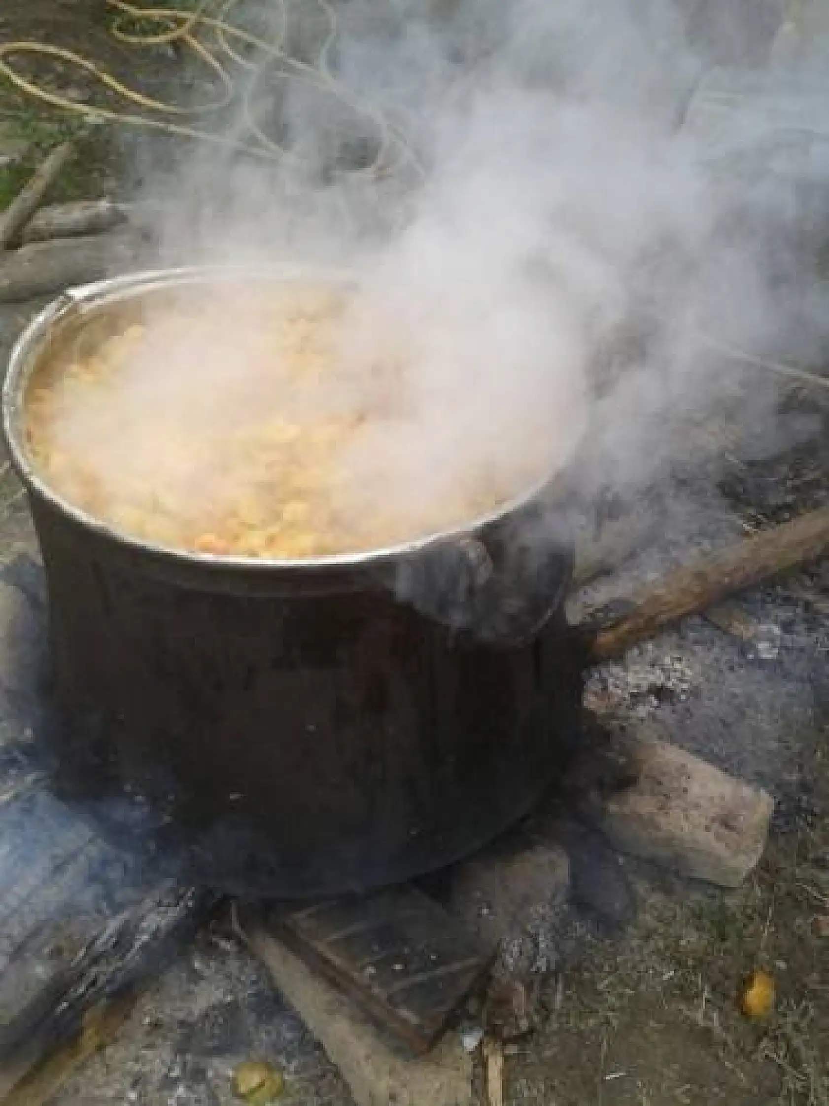 Ev hanımları pekmezle kışa hazırlanıyor