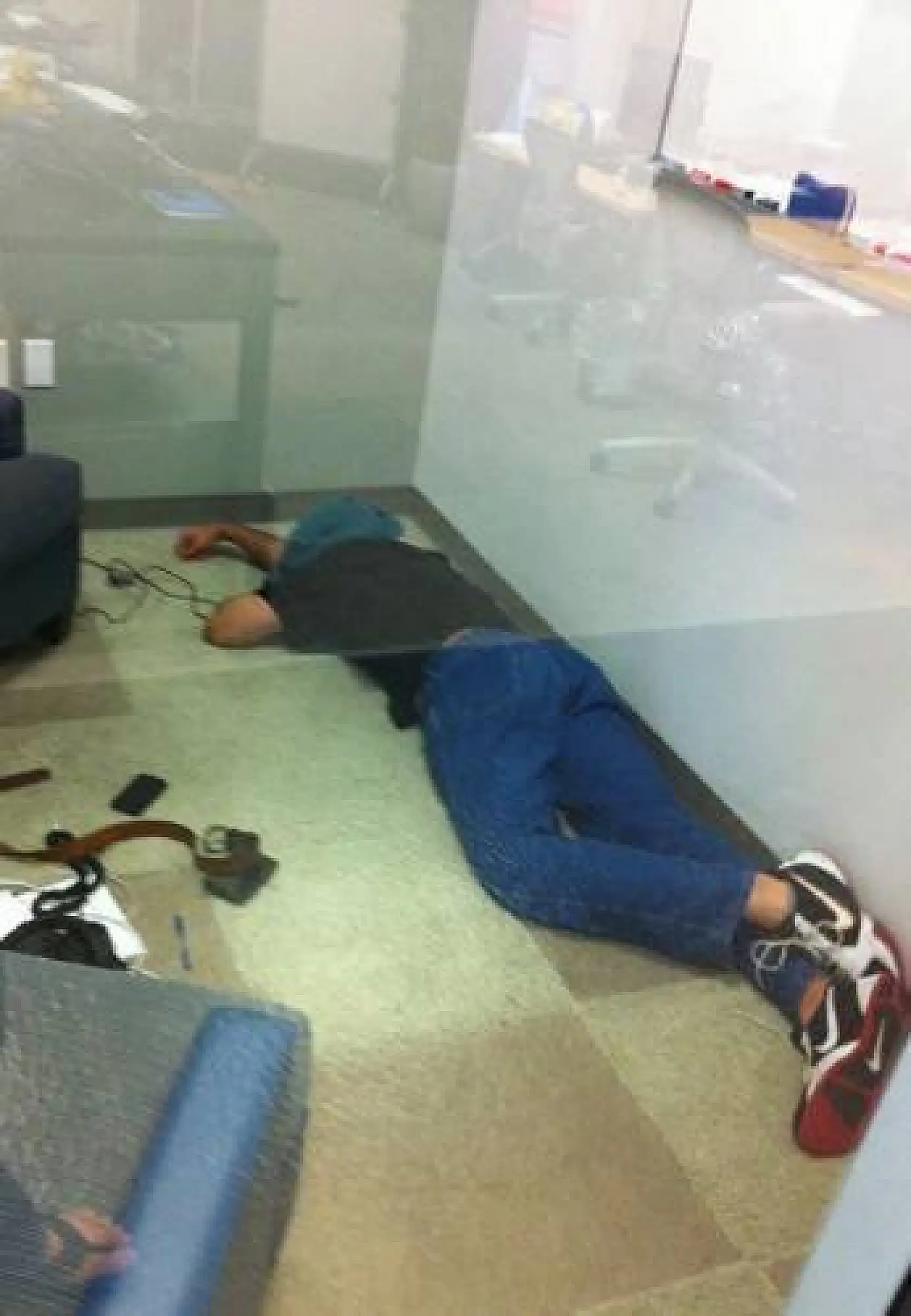 Mavi Dev 'Facebook'un çalışanları uyurken