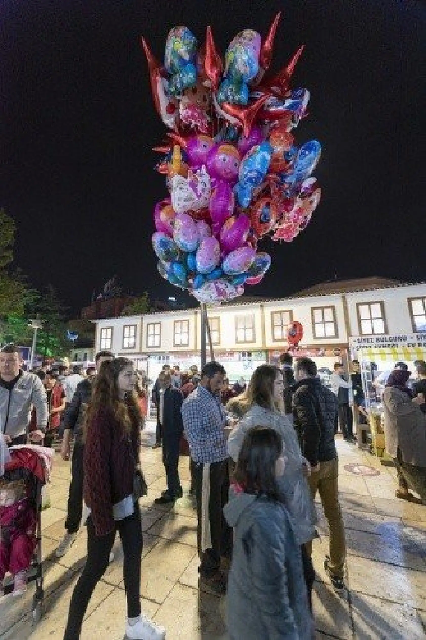 Kastamonu Belediyesi'nin Ramazan Sokağı'na yoğun ilgi!