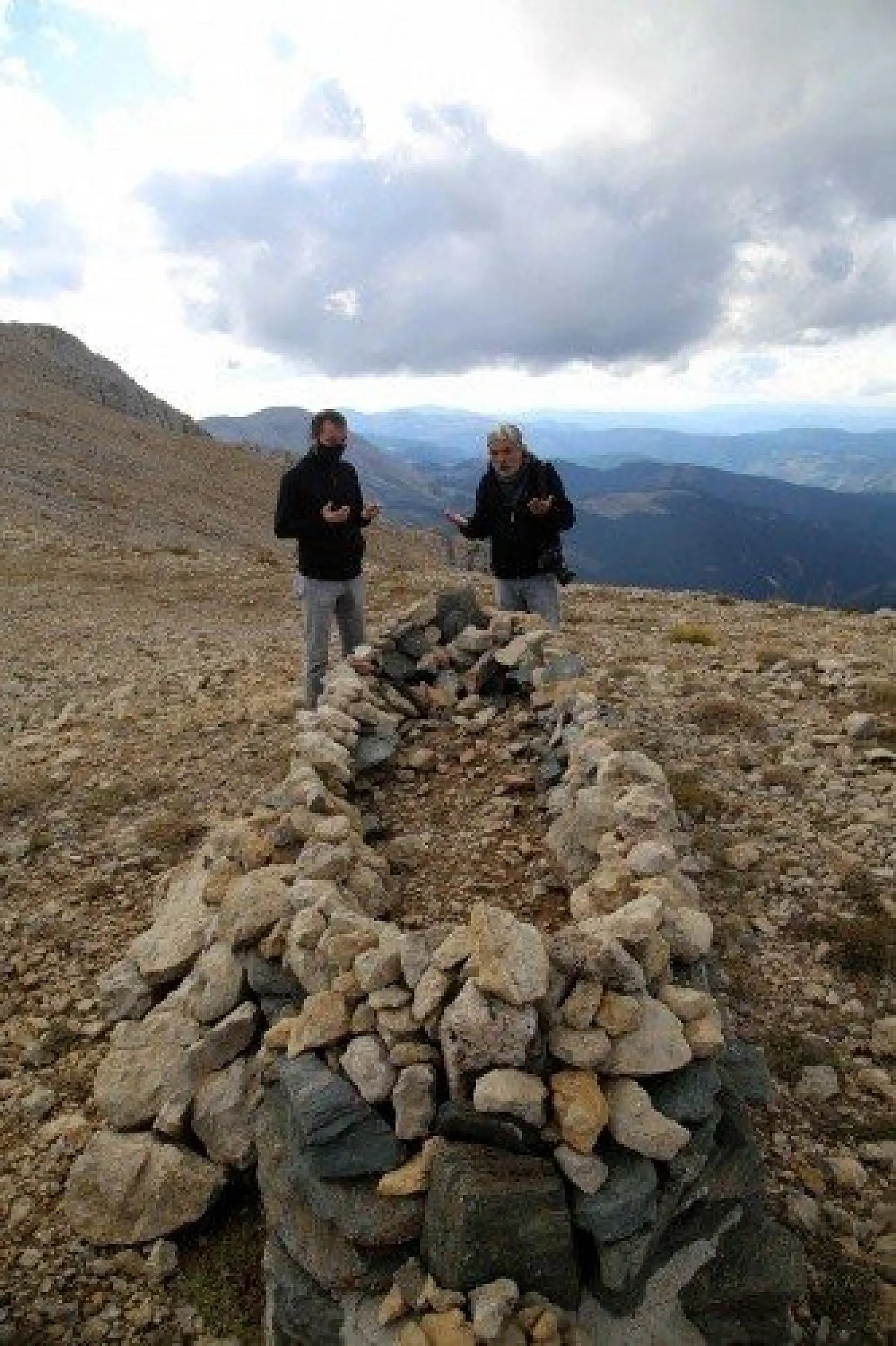 Ilgaz Dağı'nın zirvesindeki mezarlar dikkat çekiyor