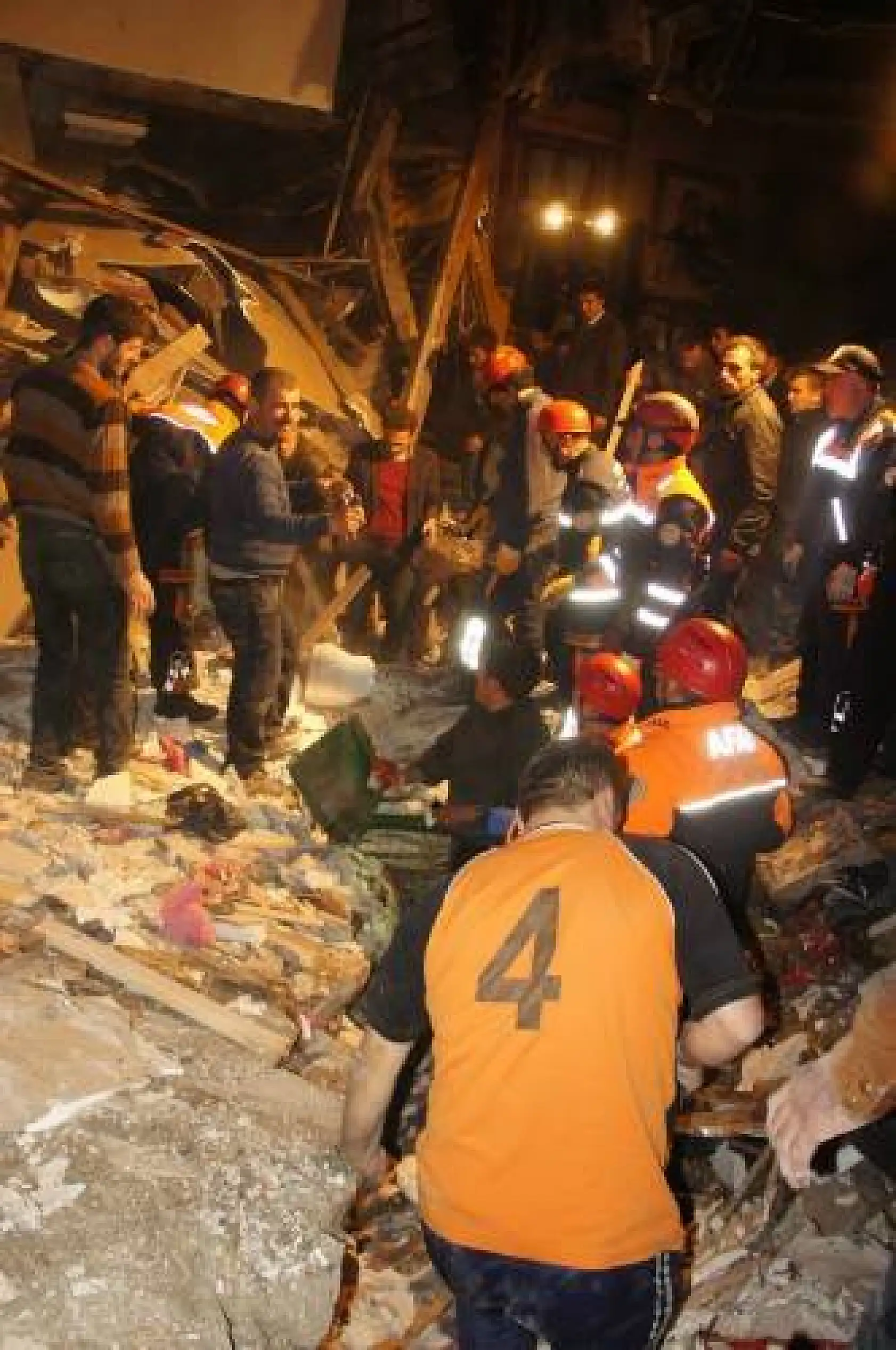 Kastamonu'da şiddetli patlama: 2 ölü, 4 yaralı