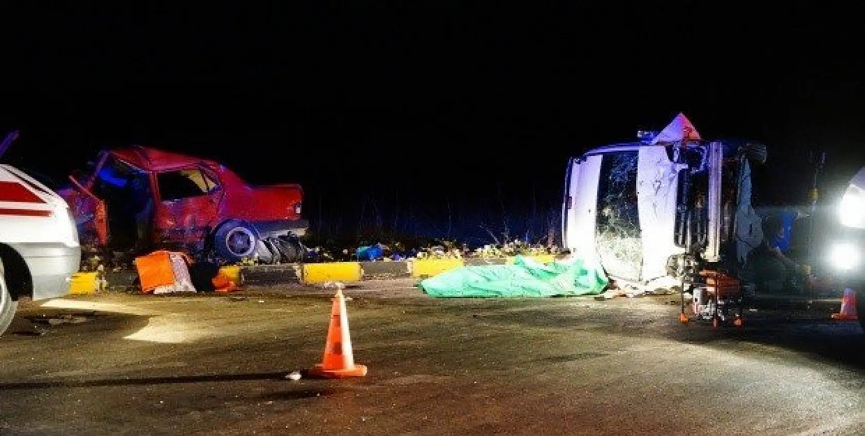 Kastamonu'da feci kaza: 2 ölü, 6 yaralı