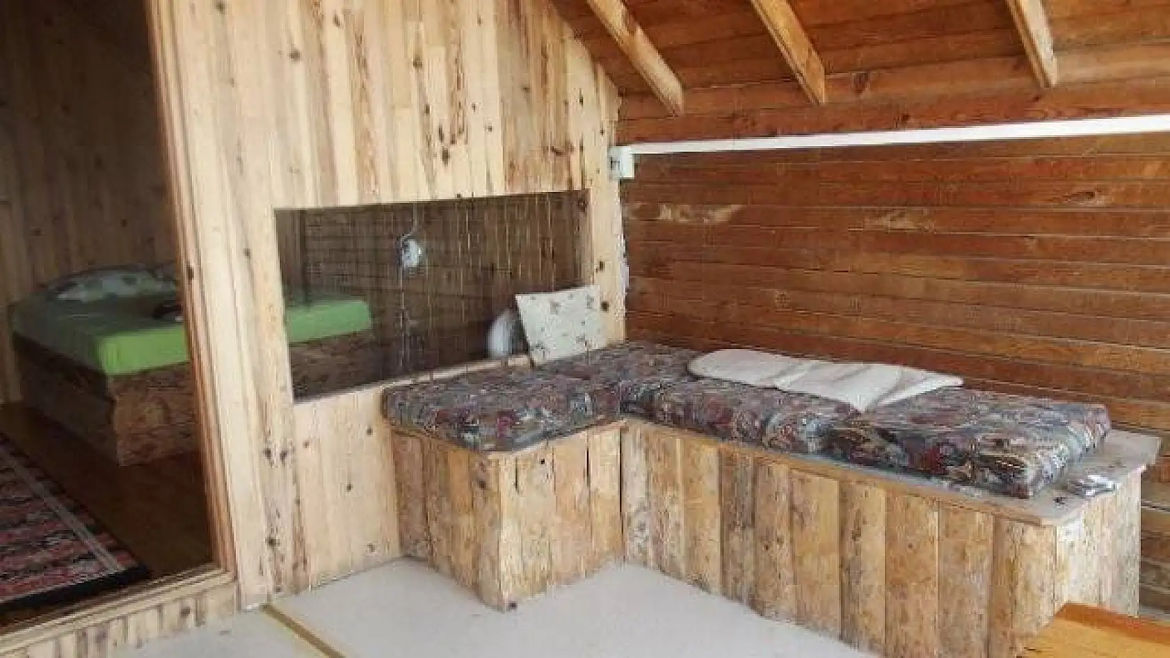 Kendi eliyle yaptığı motelini satışa çıkardı