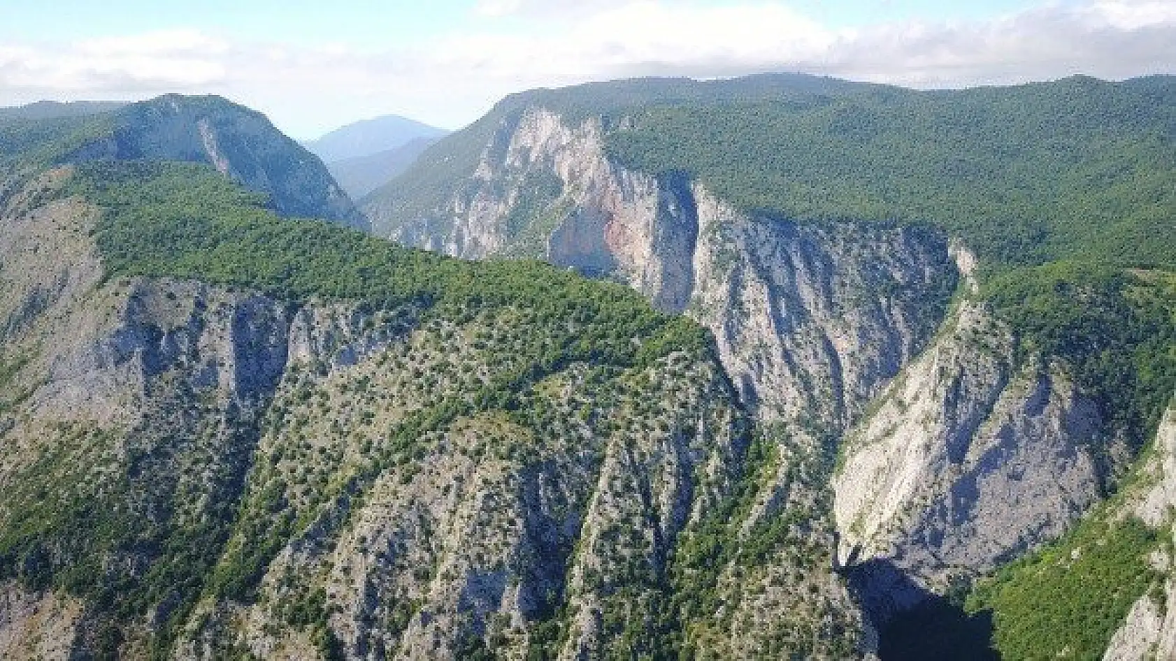Valla Kanyonu maceraperest doğaseverleri bekliyor